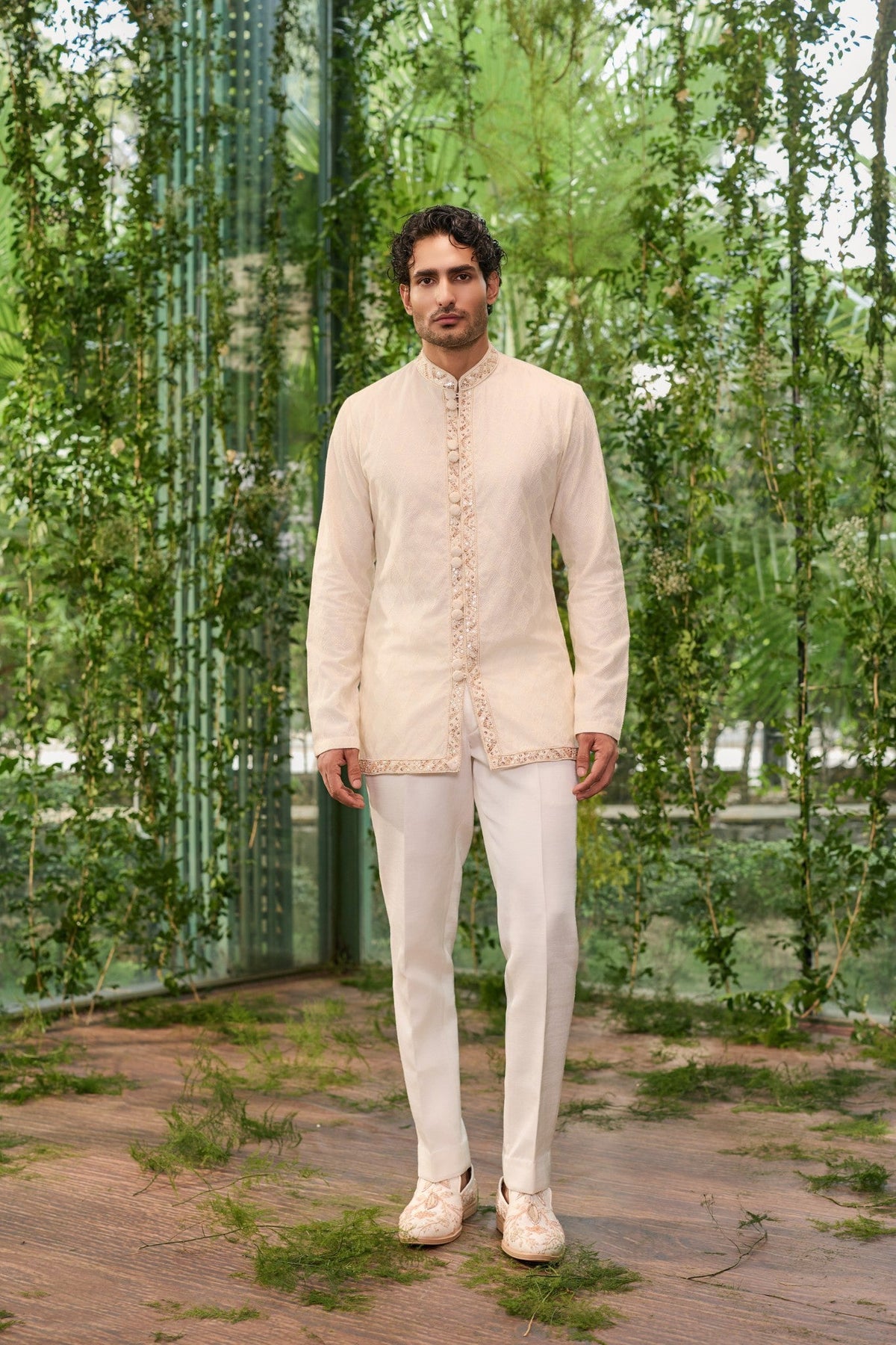 Vanraj Élite — The Royal Tapestry Jacket Set