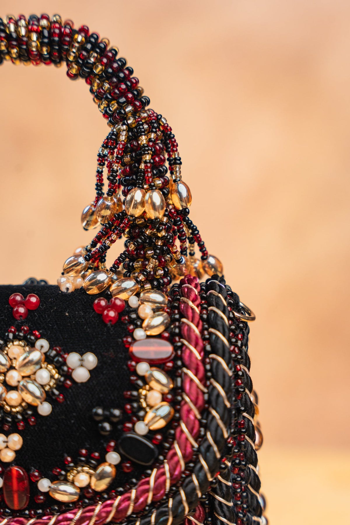 Empress Charm Noir