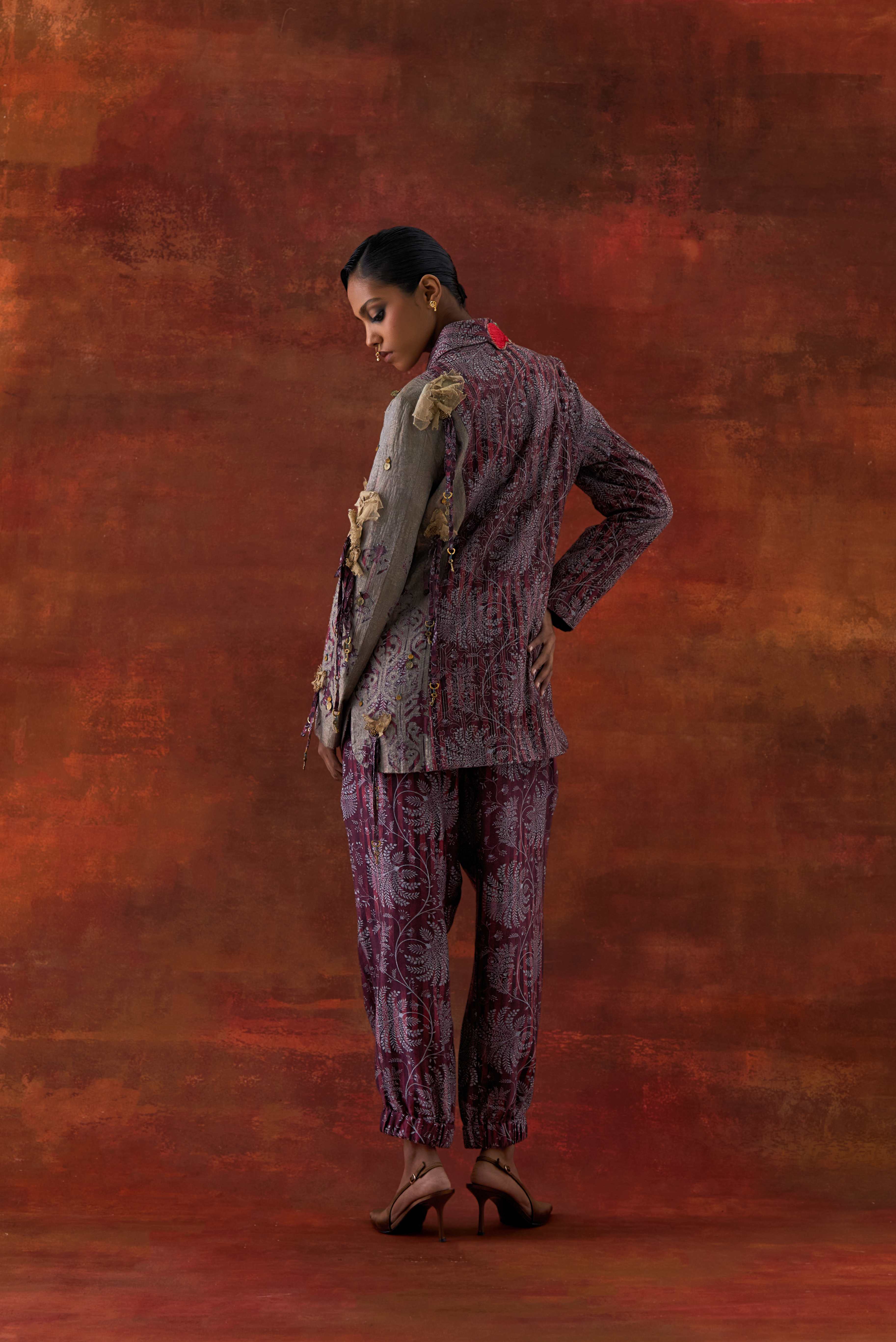 POMOGRANATE EMB DOUBLE LAPEL JACKET WITH PRINTED JOGGERS - image 4