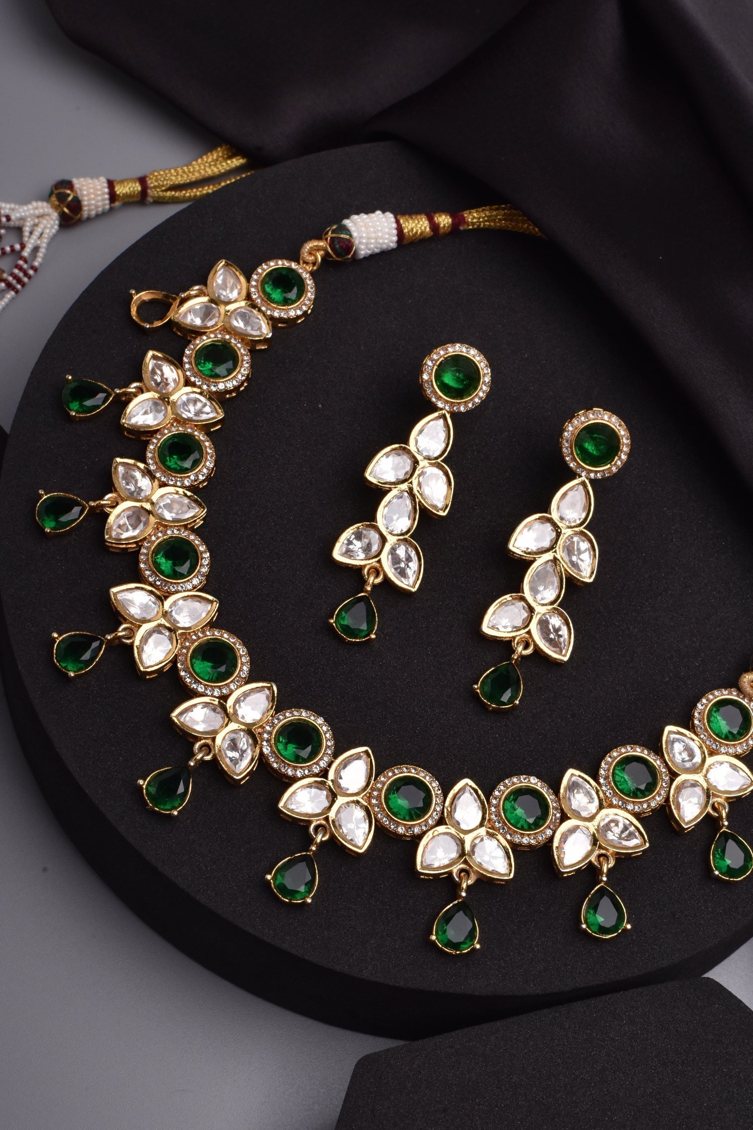 Green Gold Tone Emerald and Polki Necklace Set