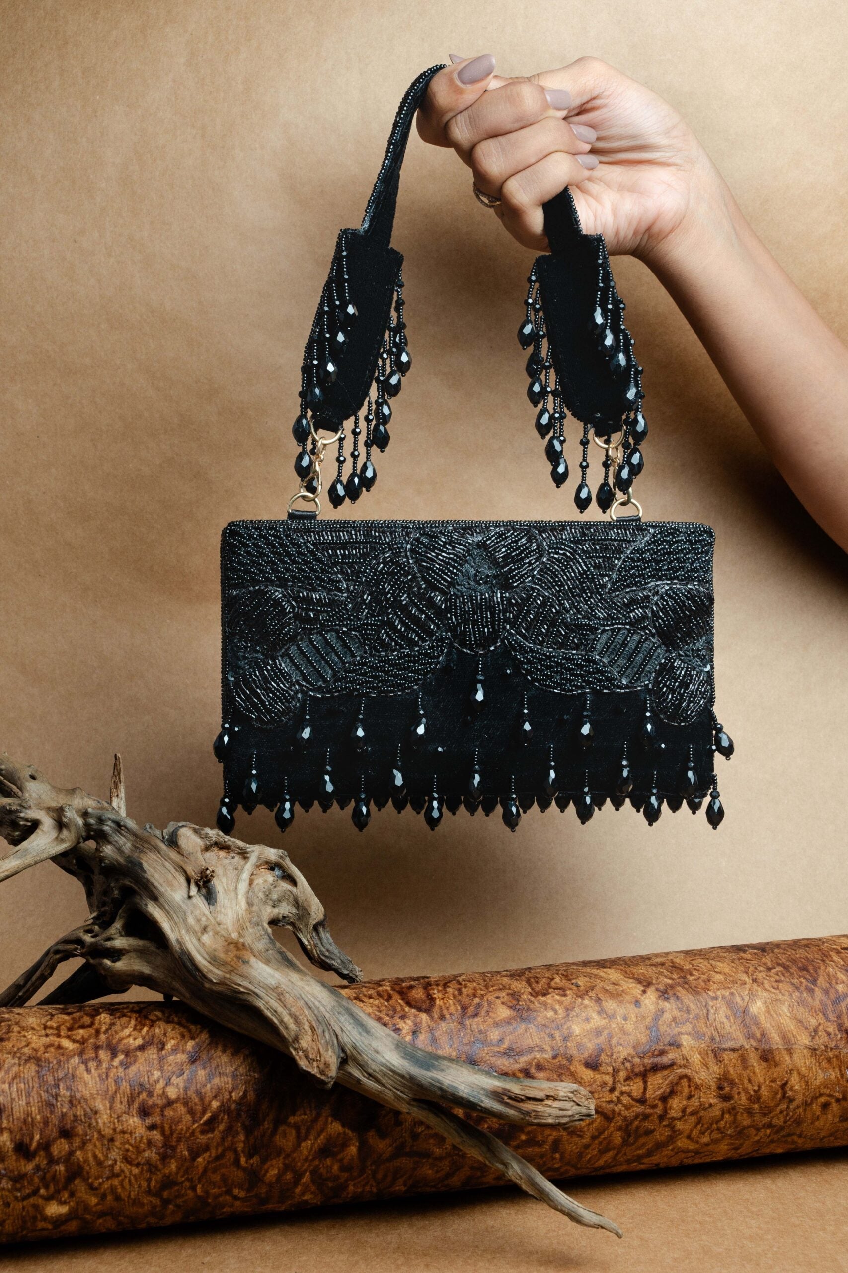 Ornate Radiance Kasse Black