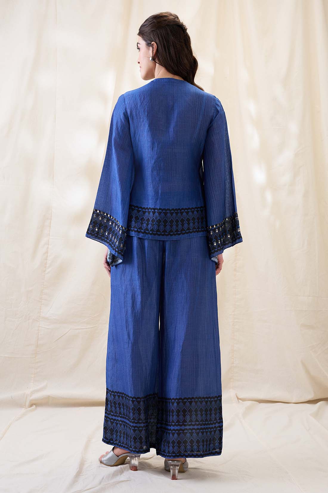 Noorani embellished angarkha set SP4648