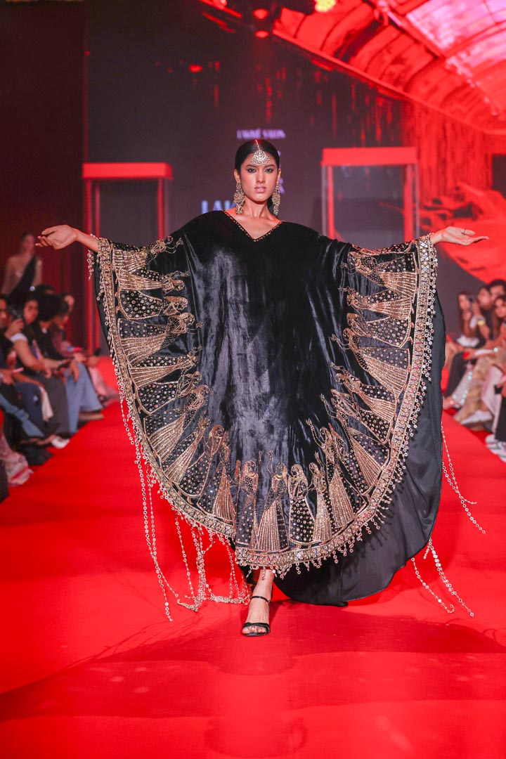 Ratrangini Kaftan Set