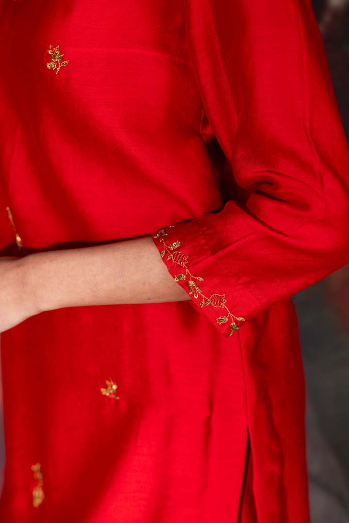 Red Suit With Embroidery - Set of 3