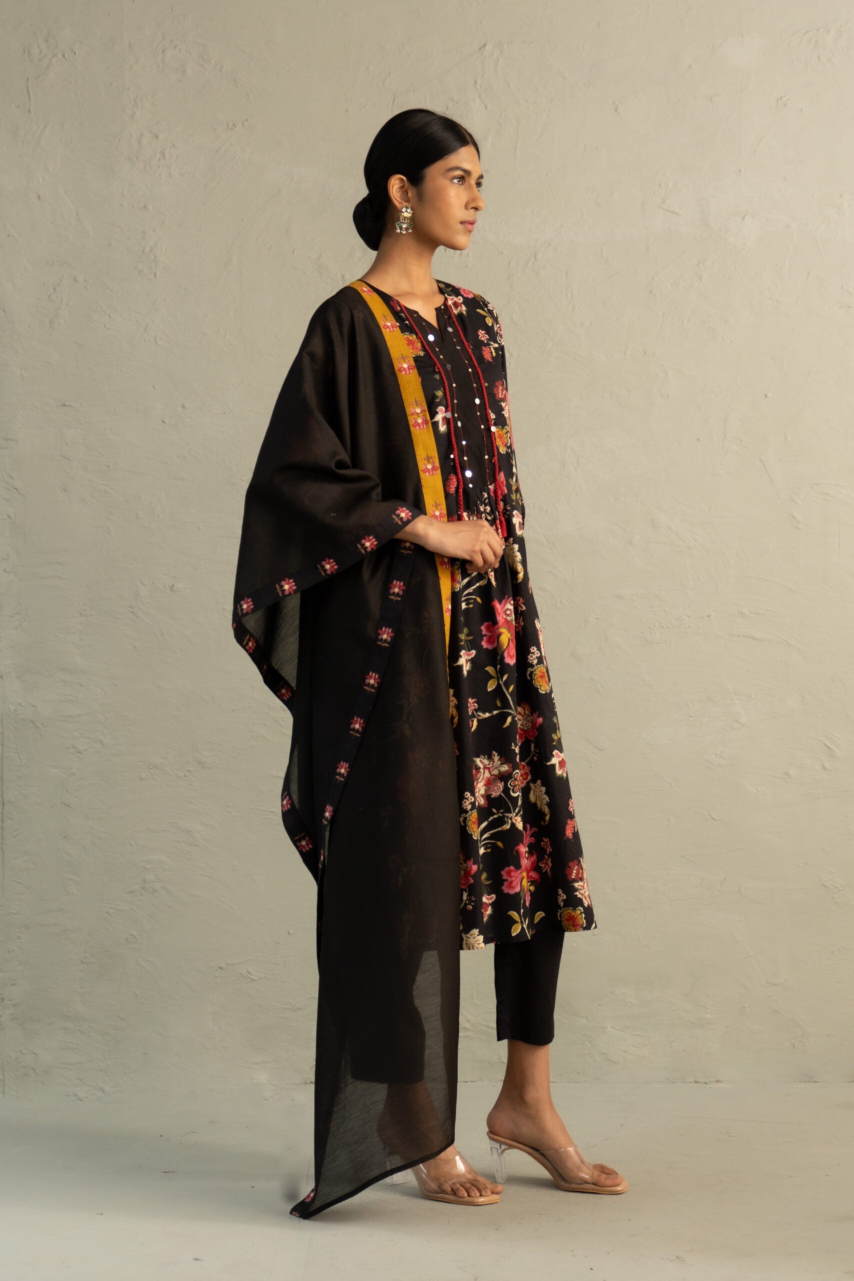 Black Phool Dori Kurta Set