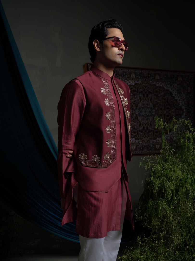 Maroon panel bundi only