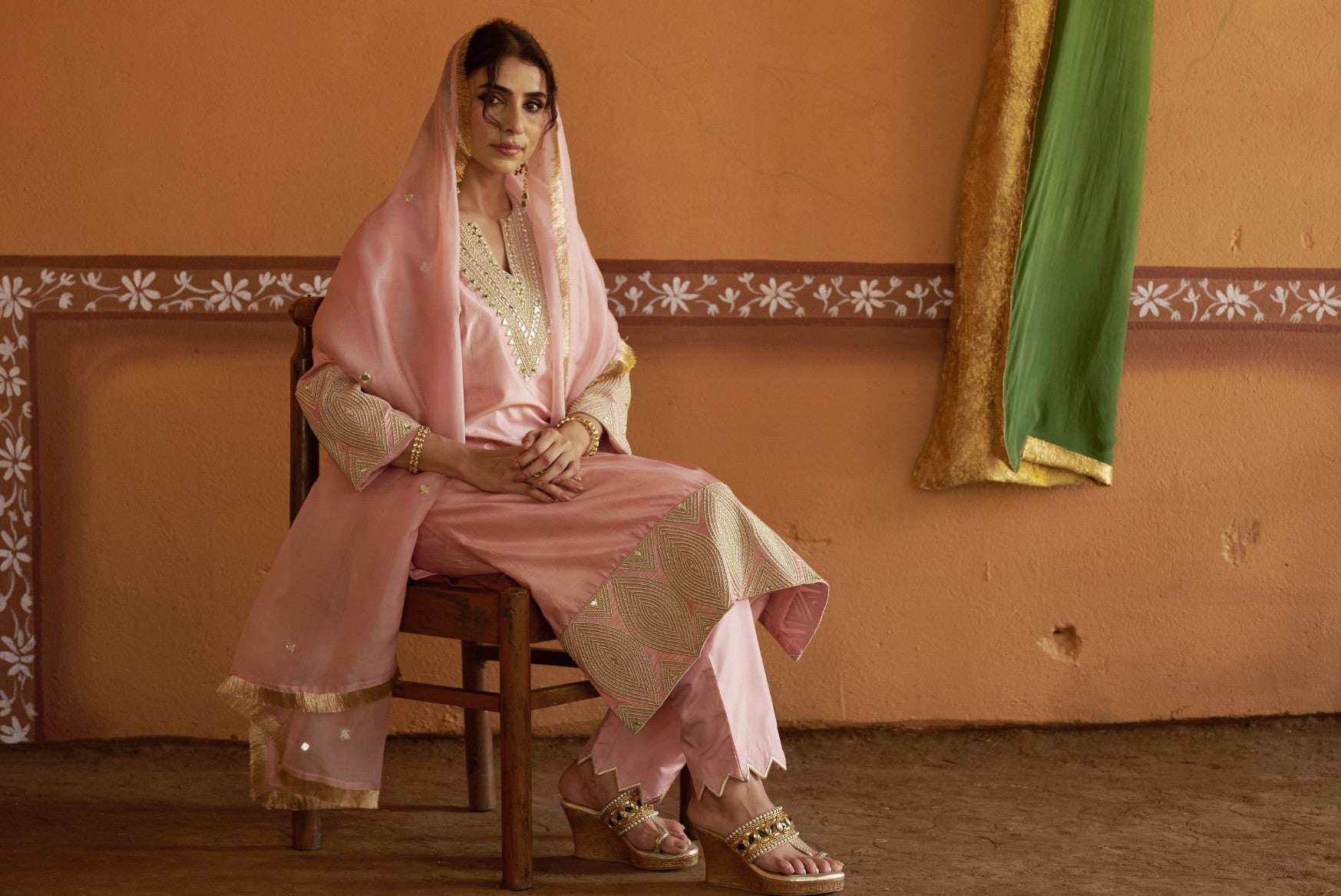 Delicate powder pink jari and mirror work Kurta Set