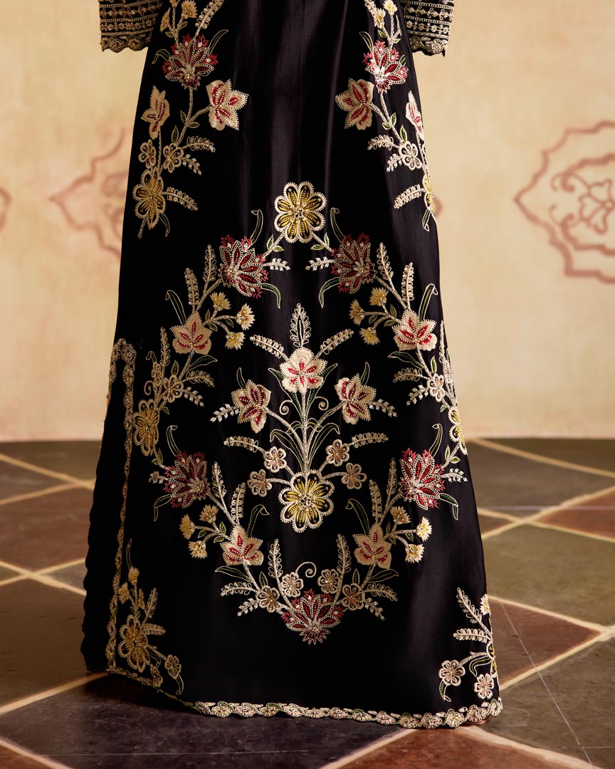 BLACK CONTRAST EMBROIDERED DRESS KURTA