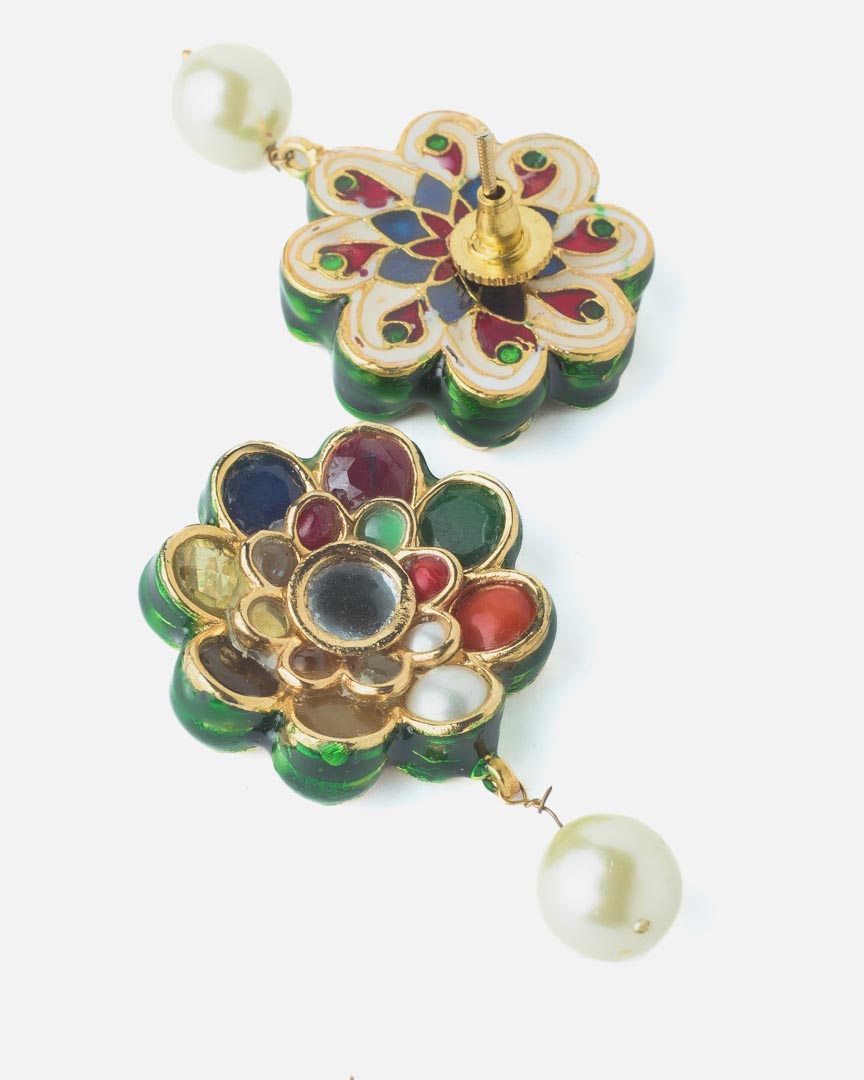 Vivinia By Vidhi Mehra Gold Plated Multicolored Womens Synthetic Stones Short Necklace Set with Pair of Earrings VN898