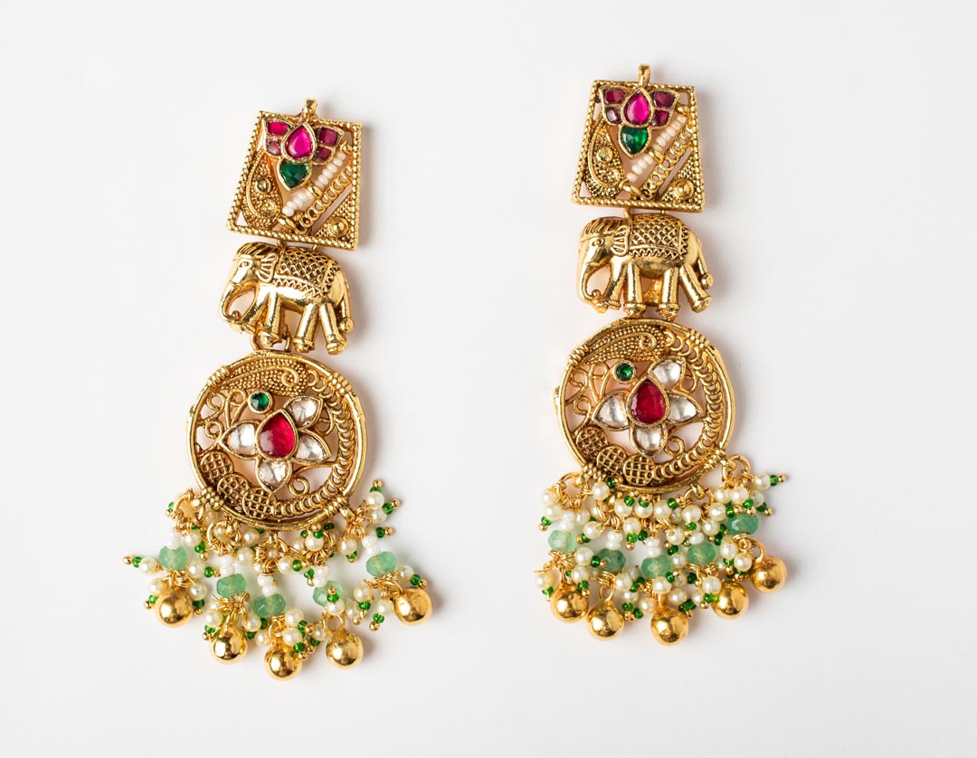 Vivinia By Vidhi Mehra Gold Plated Multicolored Womens Beads Short Necklace Set with Pair of Earrings VN922