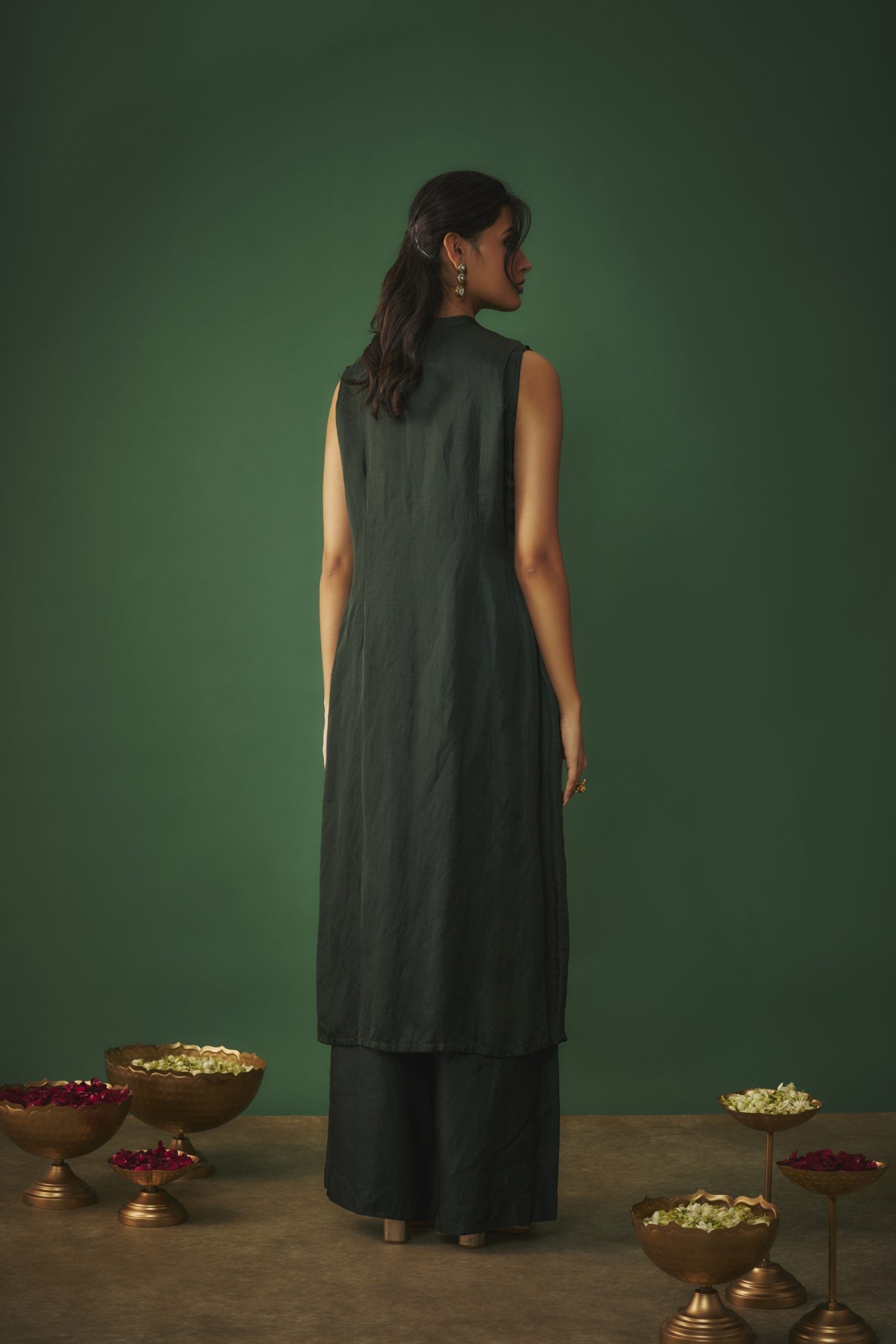 Image of EMERALD GREEN KURTA PANT SET WITH COPPER GOLD EMBROIDERY