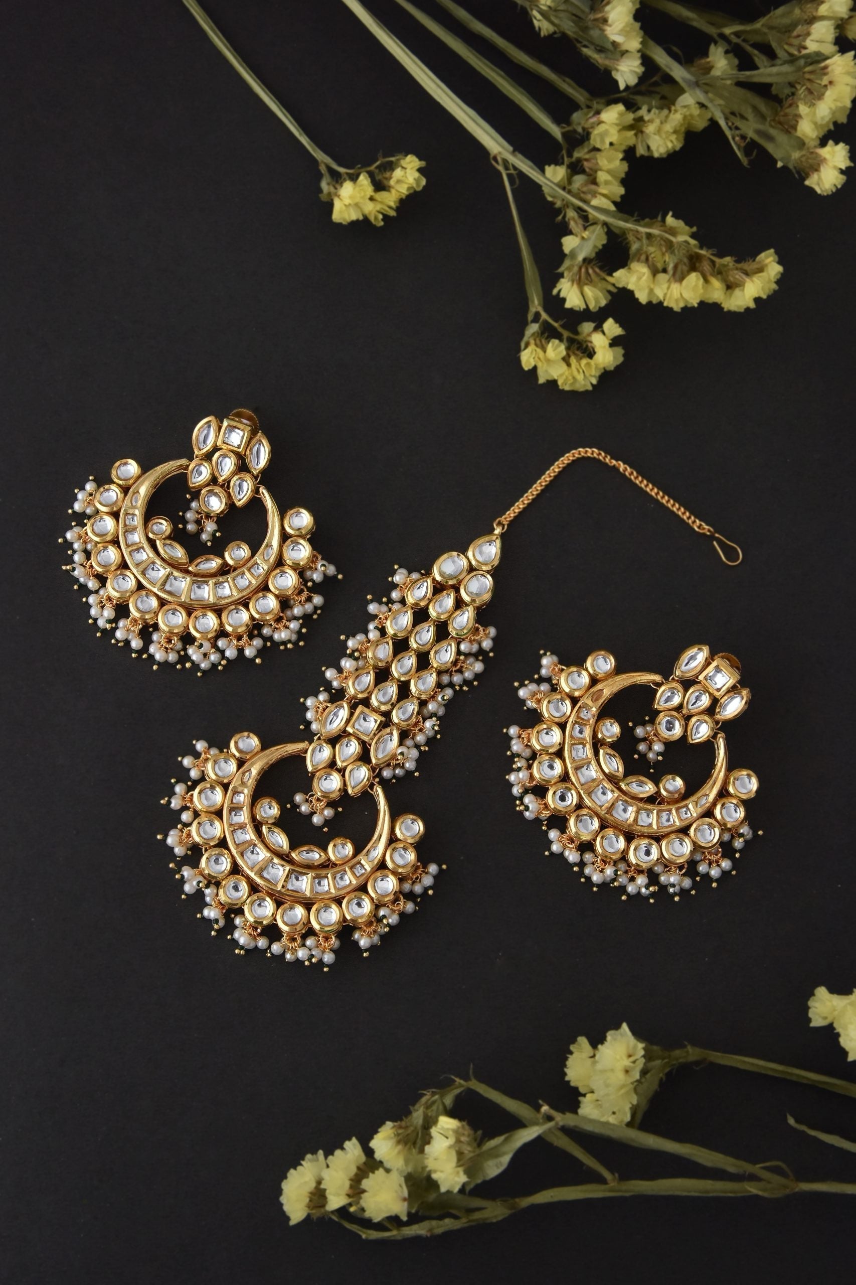 White Gold Tone Kundan Maang Tikka and Earrings Set