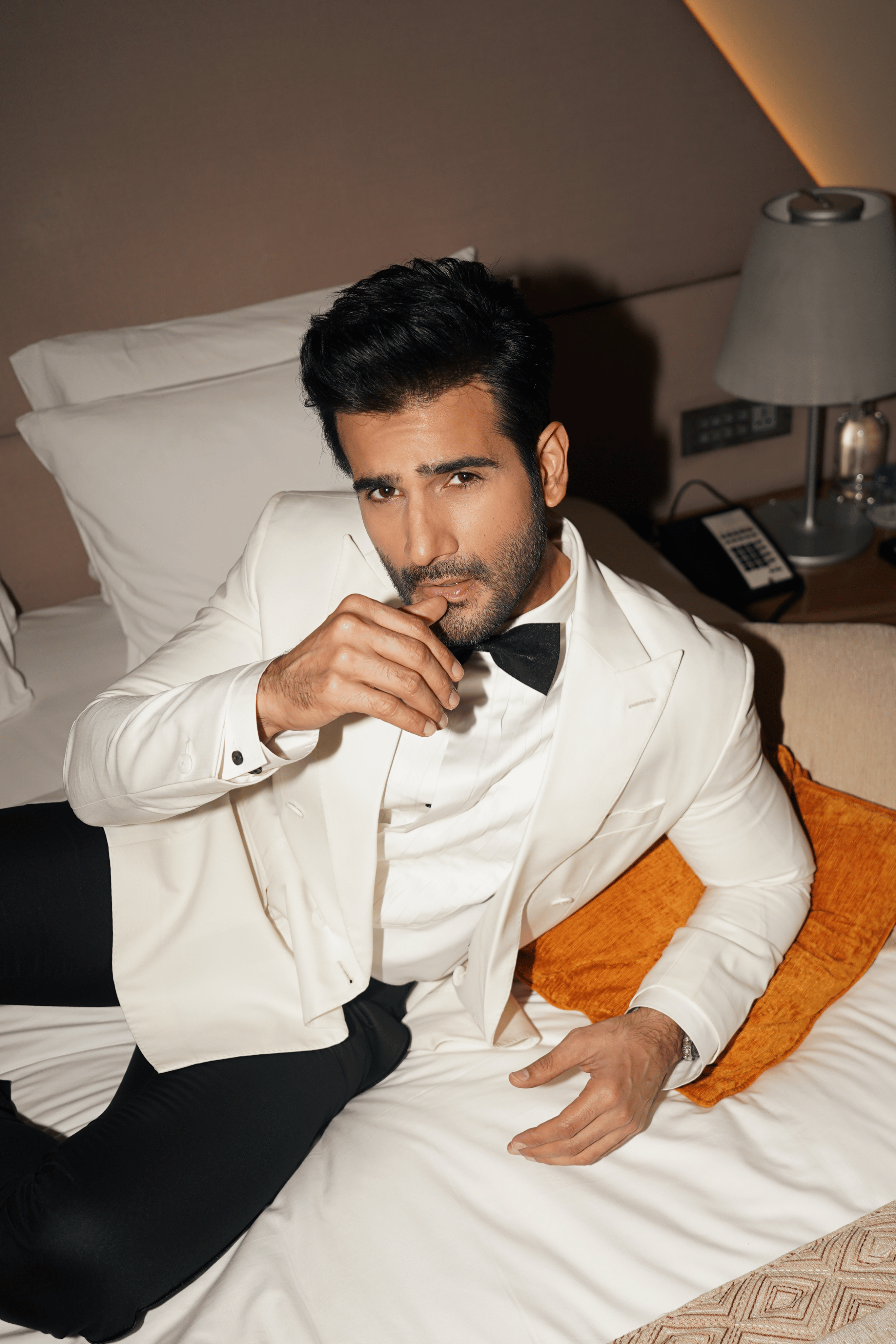 White Worsted Wool Double Breasted Peak Lapel Tuxedo Set