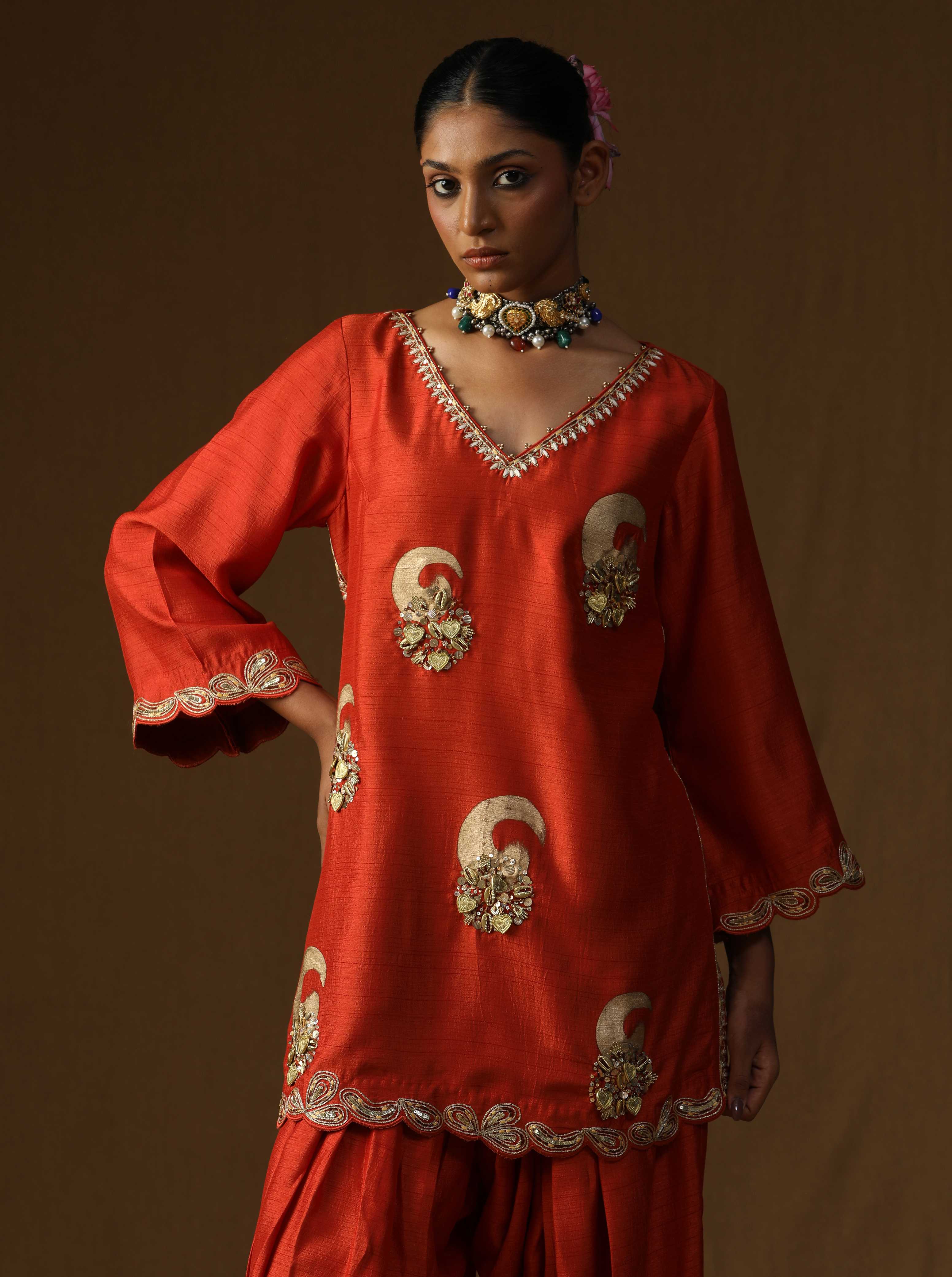 Vrind? � Kesariya Embroidered Suit Set