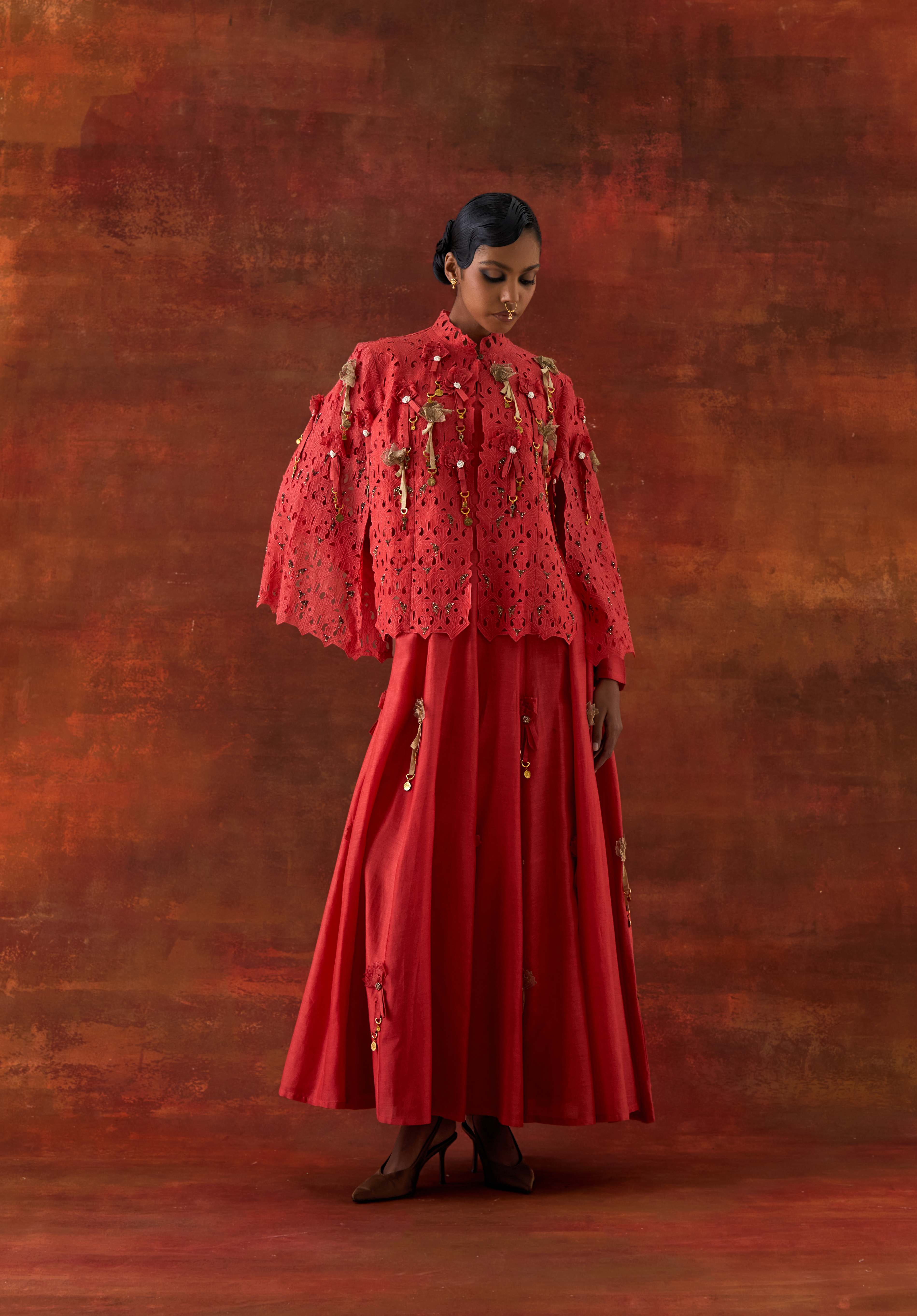 EMBROIDERED CUTWORK CAPE WITH 3D FLOWER KALIDAR - image 5