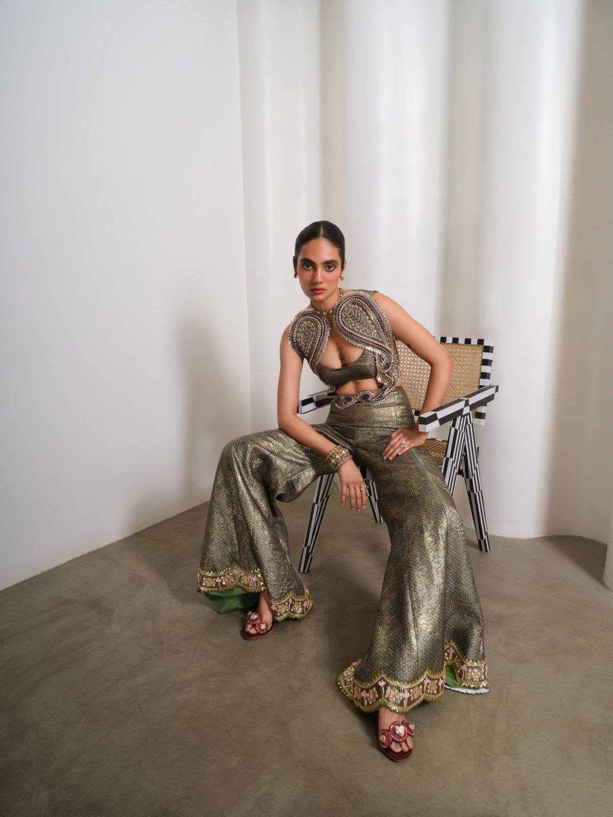 OLIVE REGALIA