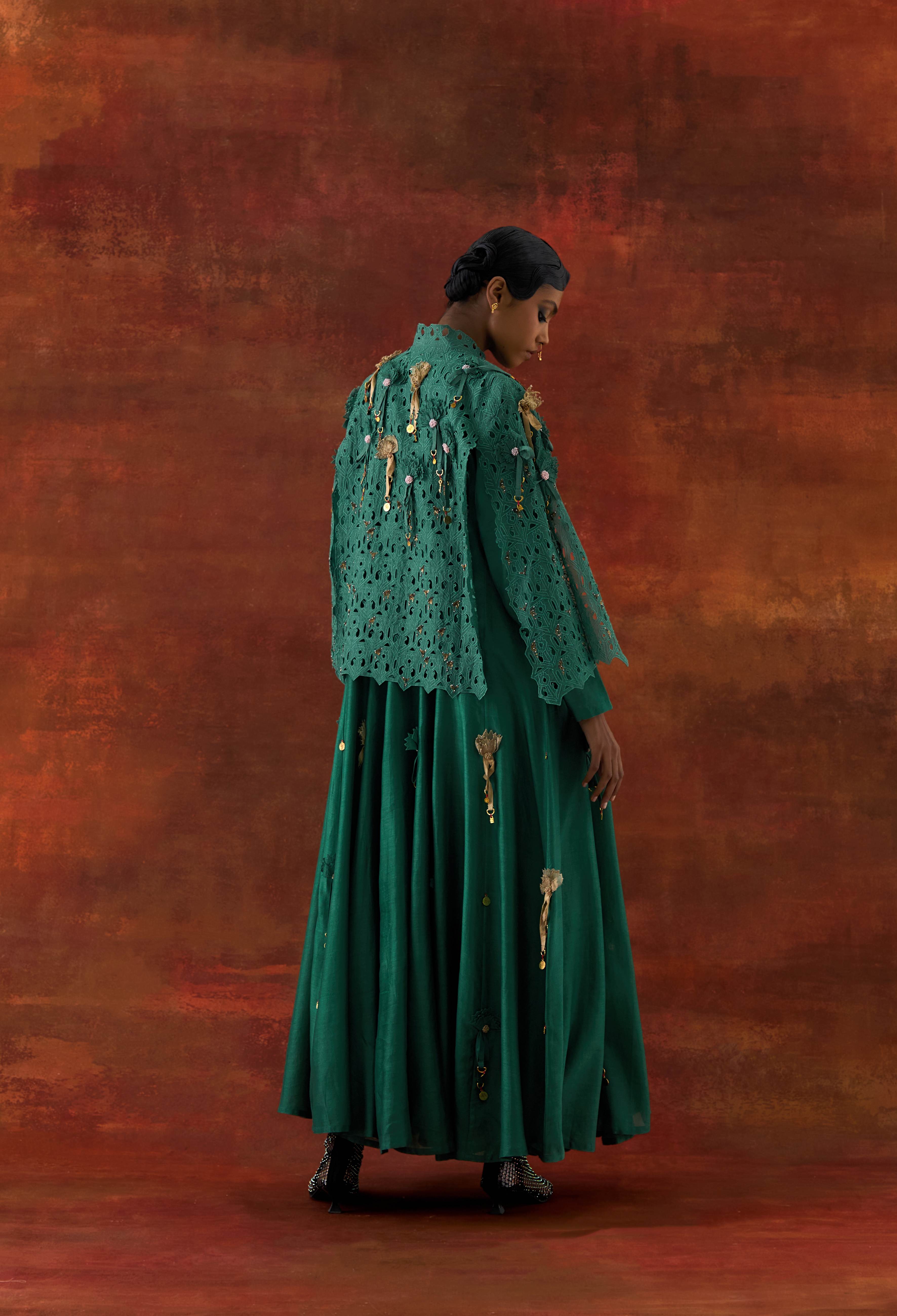EMBROIDERED CUTWORK CAPE WITH 3D FLOWER KALIDAR - image 5