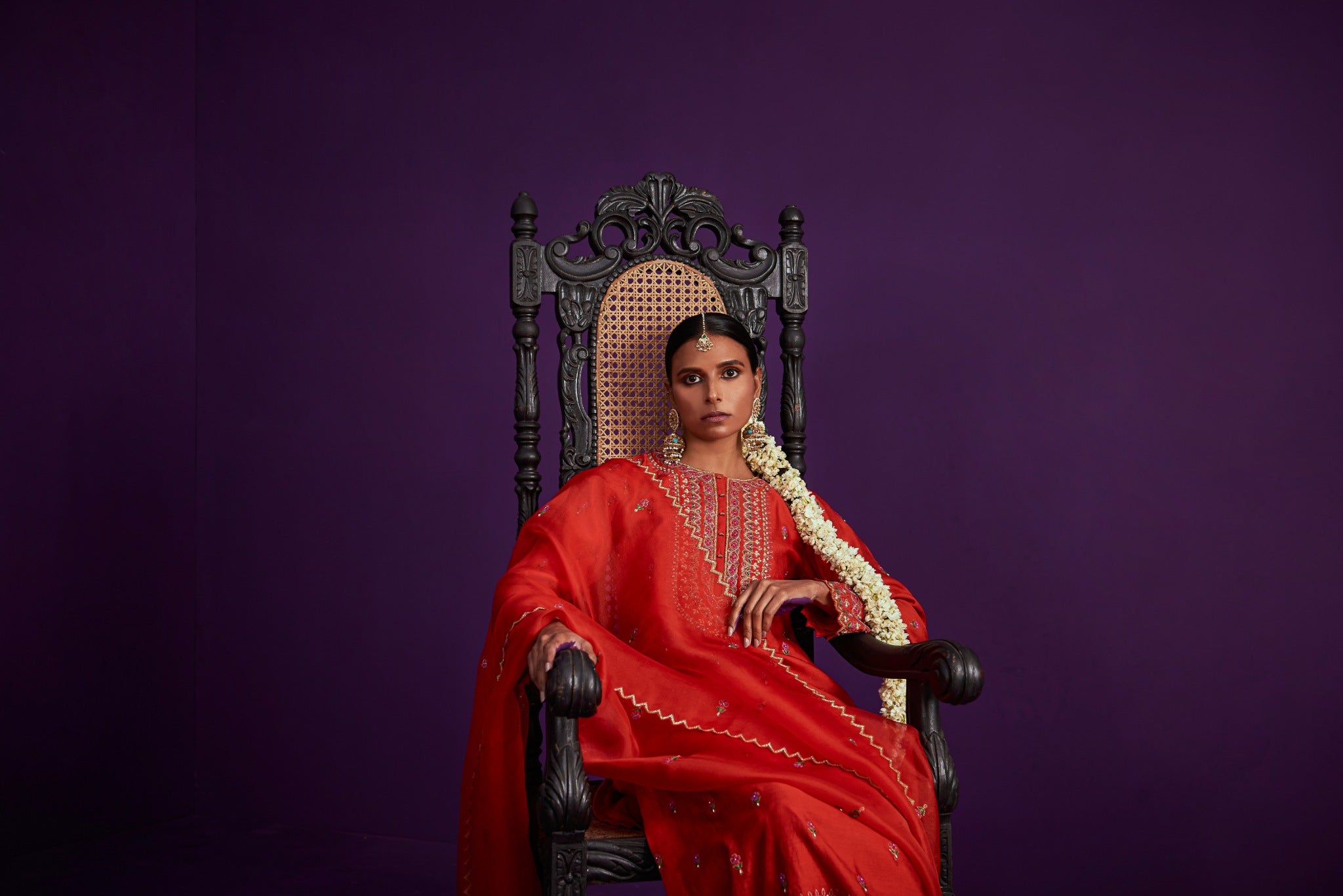 Straight Kurta Set With Zari Embroidery