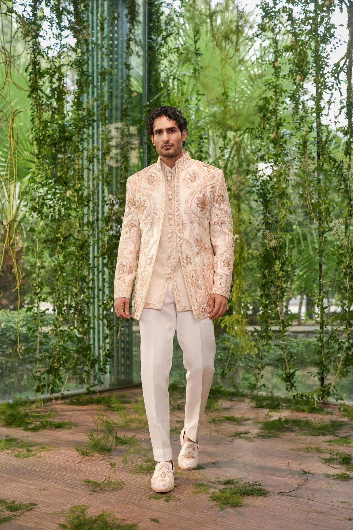 Vanraj Élite — The Royal Tapestry Jacket Set