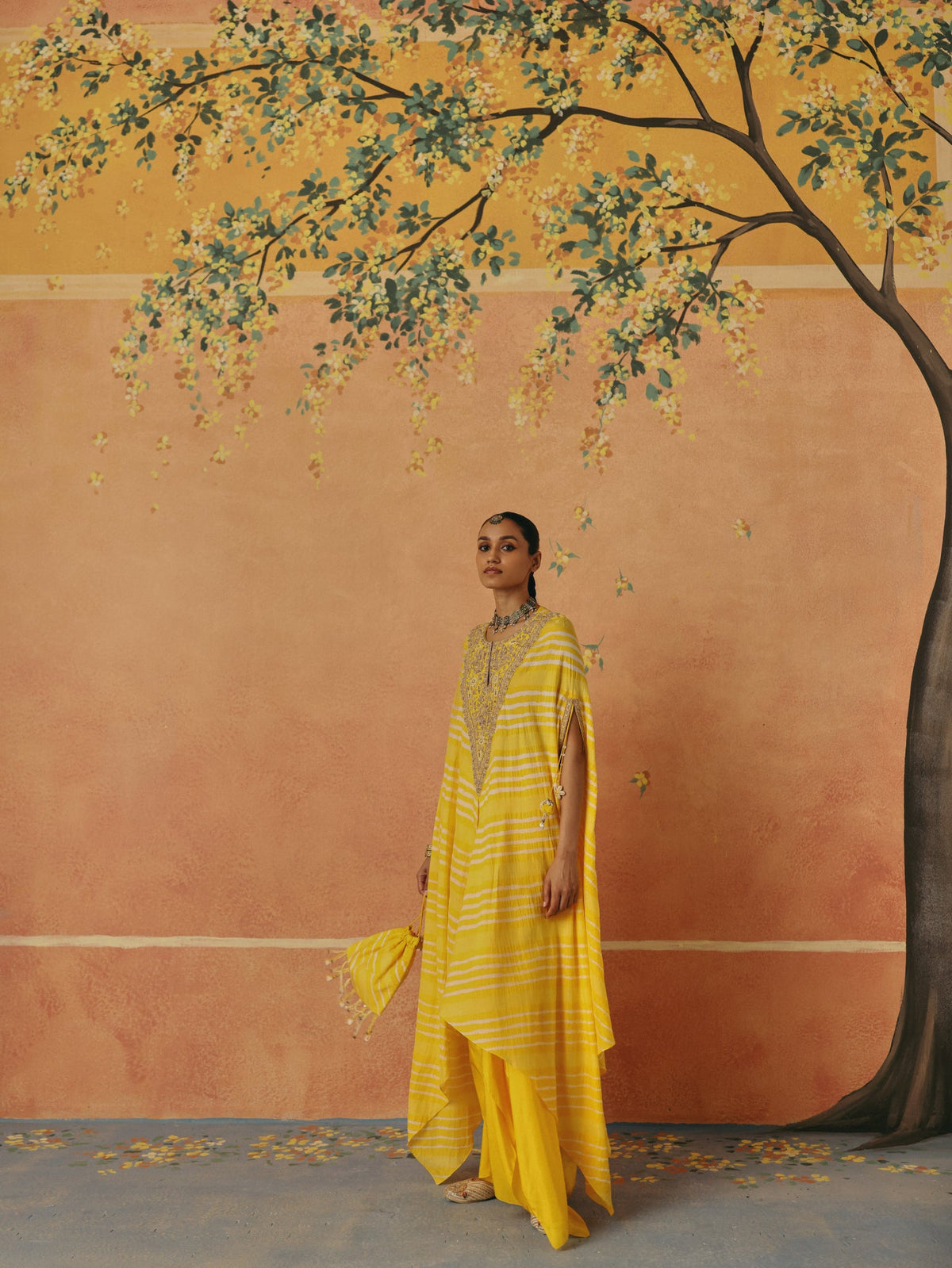Peela Leheriya Cape Set
