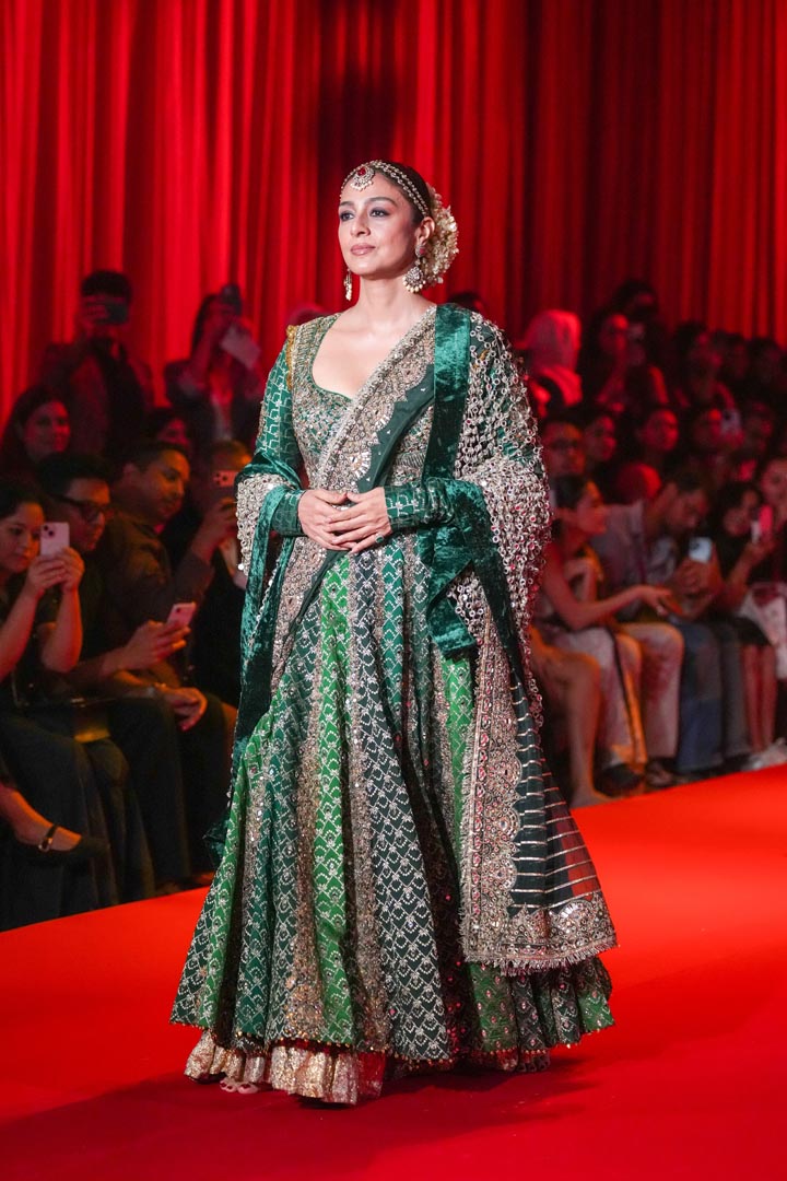 Vaidurya Anarkali Set