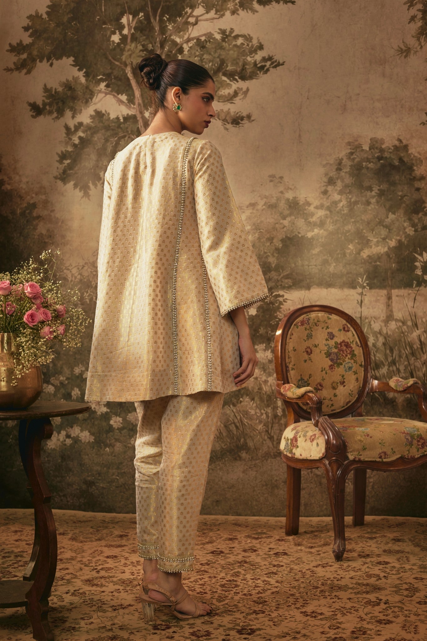 Ivory Gold Metallic Tissue Kurta Set with Emerald Detailing