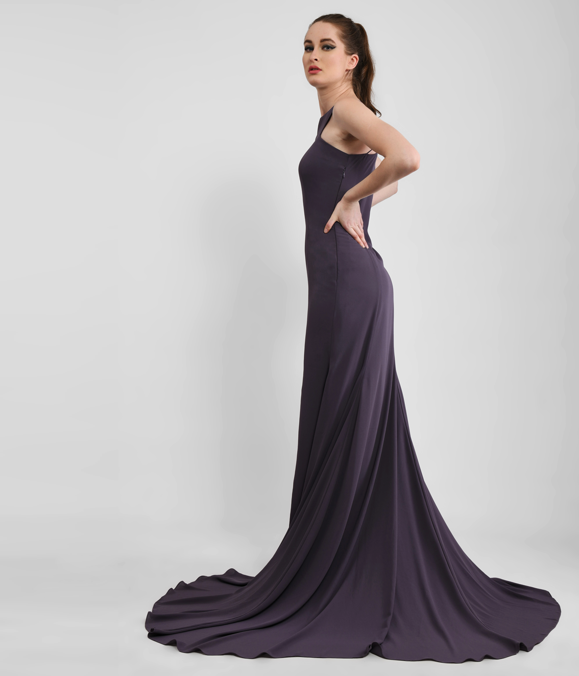 Red Carpet Star Grey Gown With Sweeping Trail