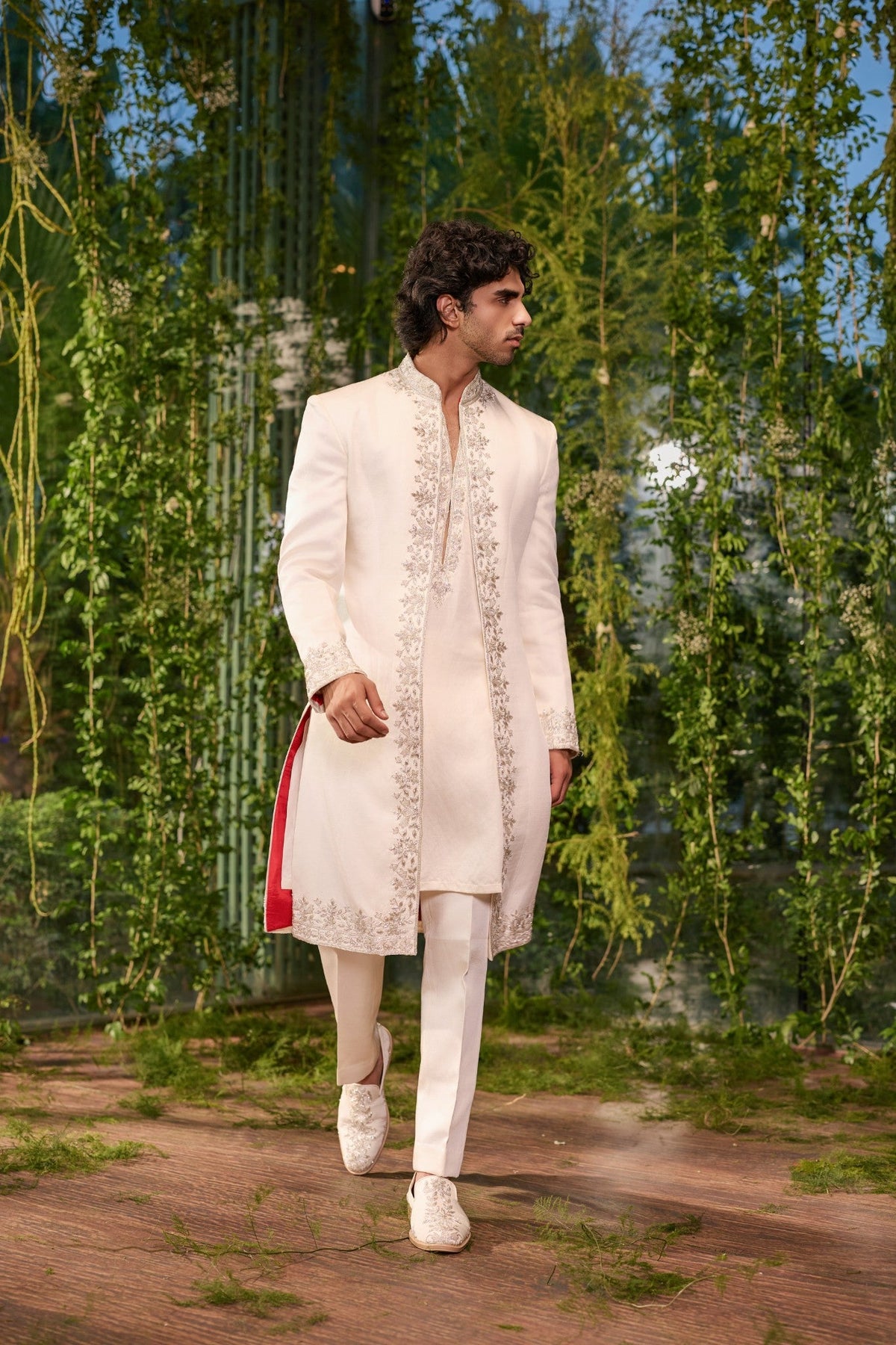 Shvet Agni - The Fearless King Sherwani