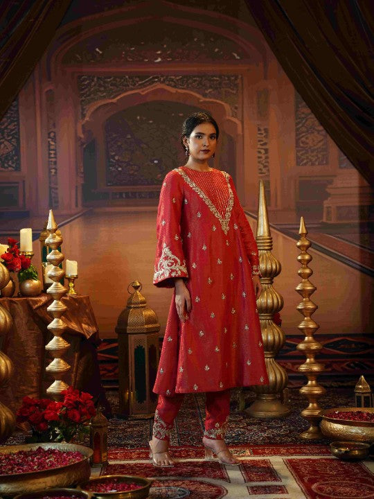 Magenta kasab silk pink suit set - image 5