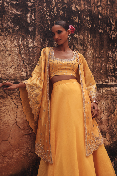Aarna Cape Set