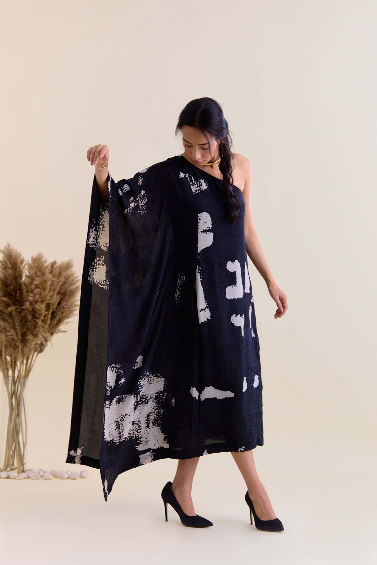 English One Shoulder Mind Dress