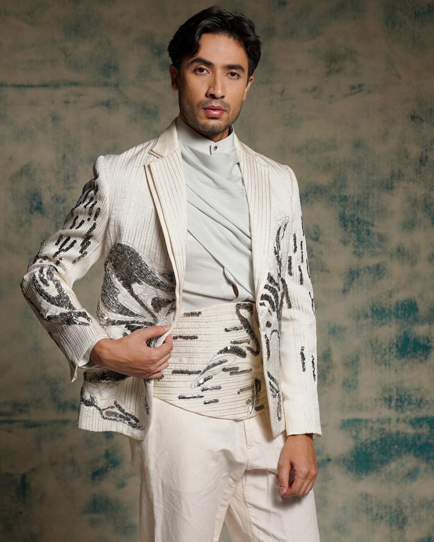 Tusk Nandi embriodered blazer set