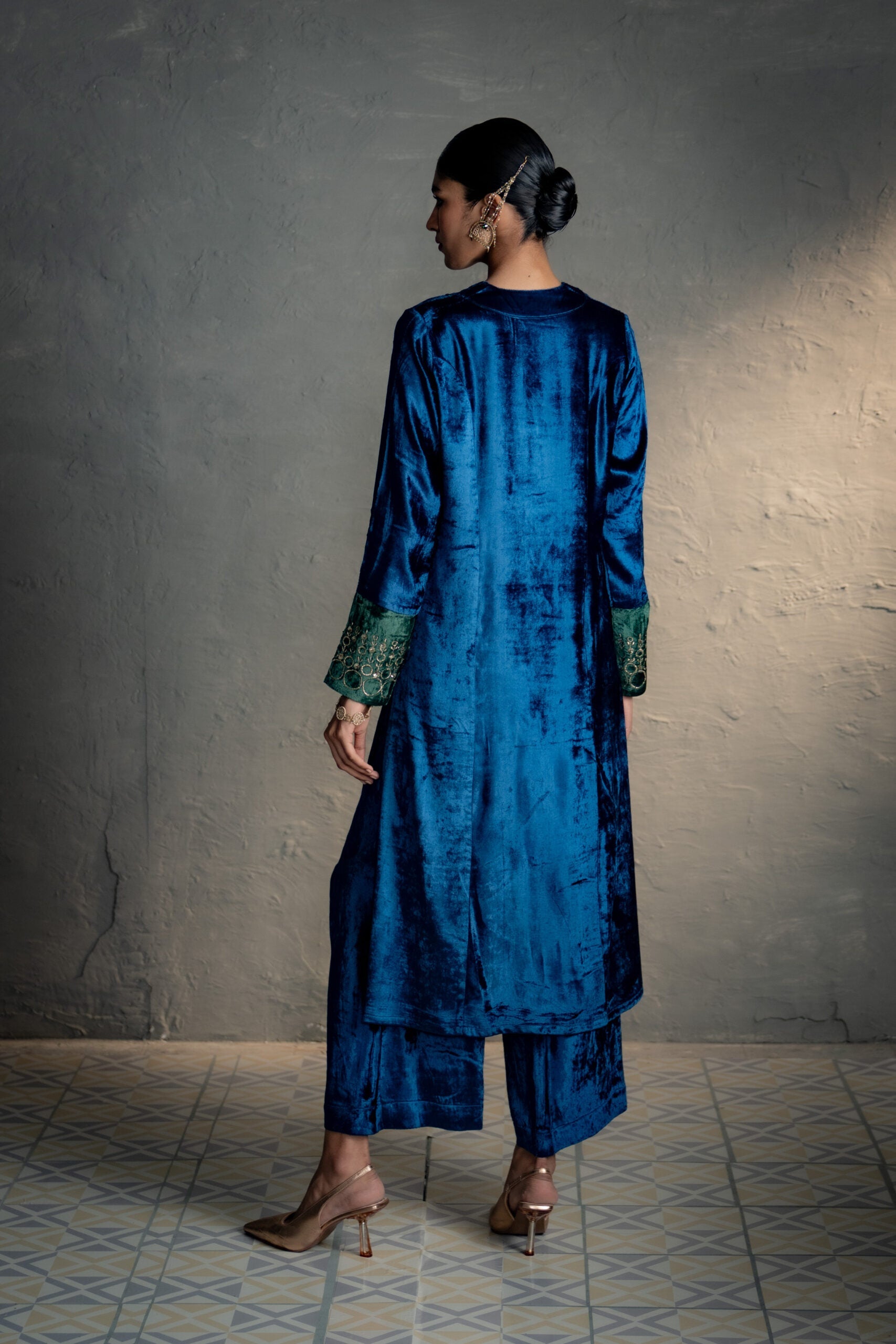 Maaya Blue V neck kurta Set
