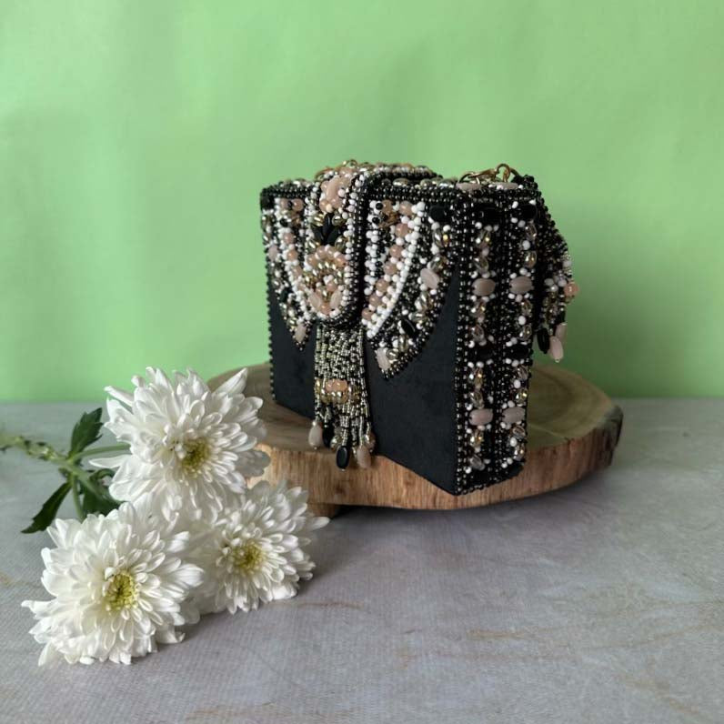 Rani Kasse Black