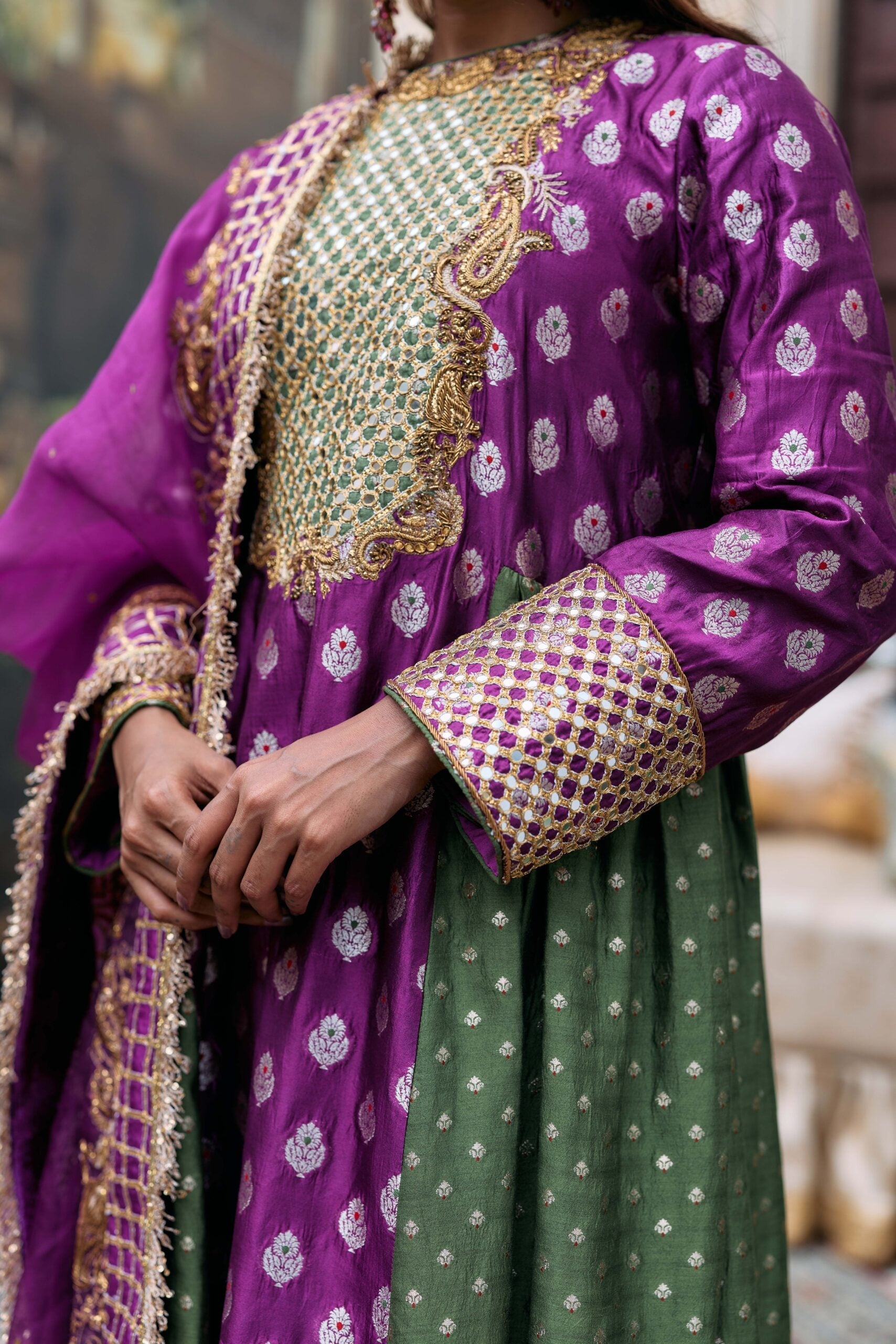 Kamandalu Suit