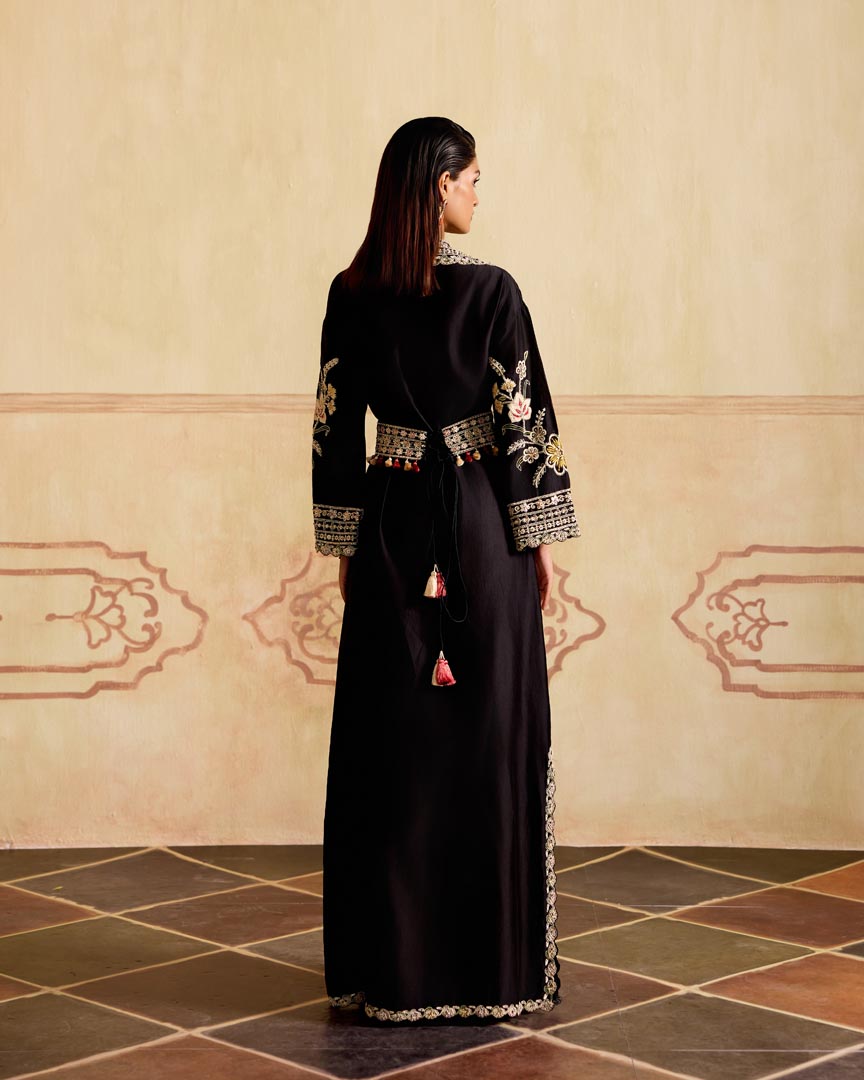 BLACK CONTRAST EMBROIDERED DRESS KURTA