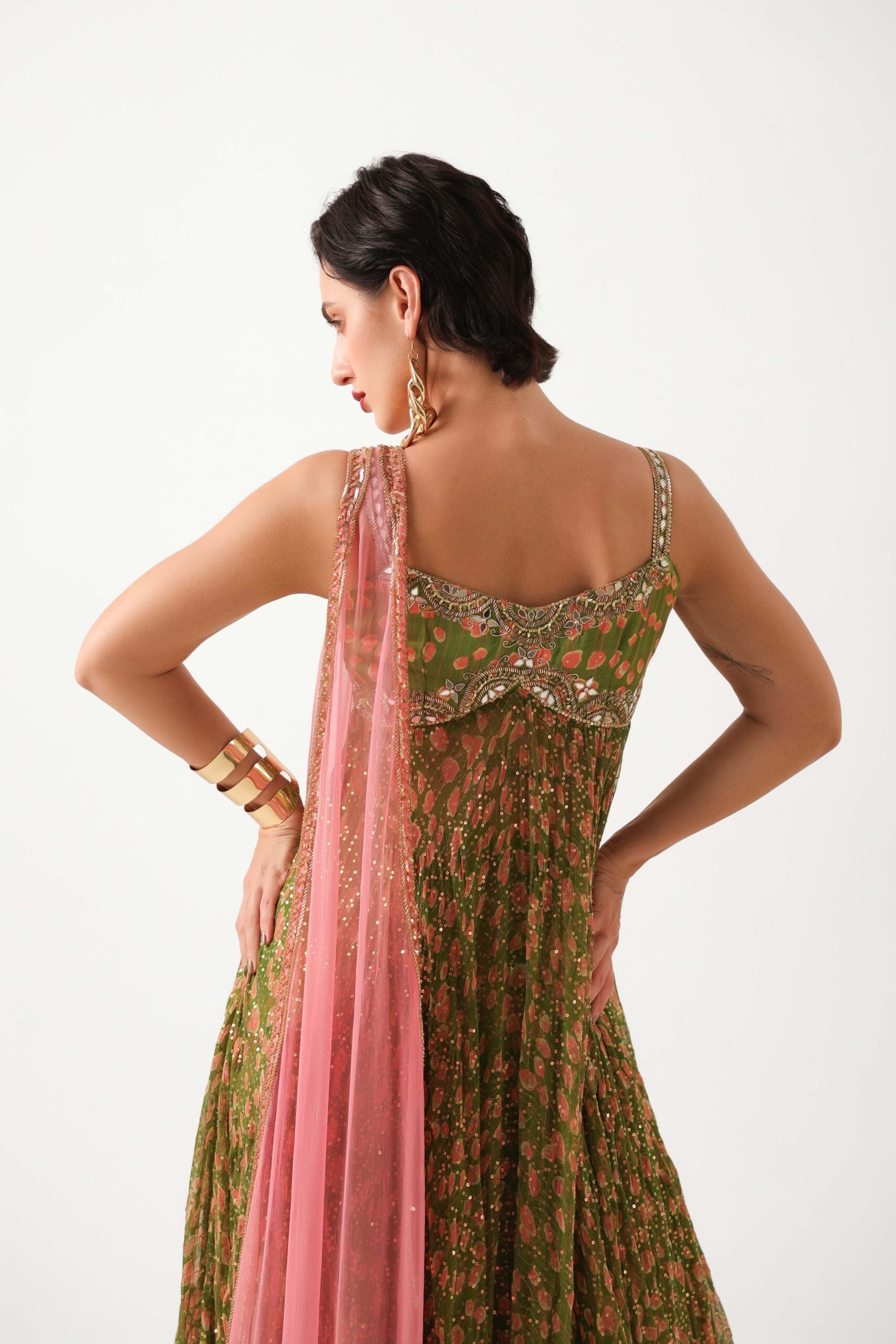 The Calcutta Mehendi set       in avacado green with gulabi dupatta