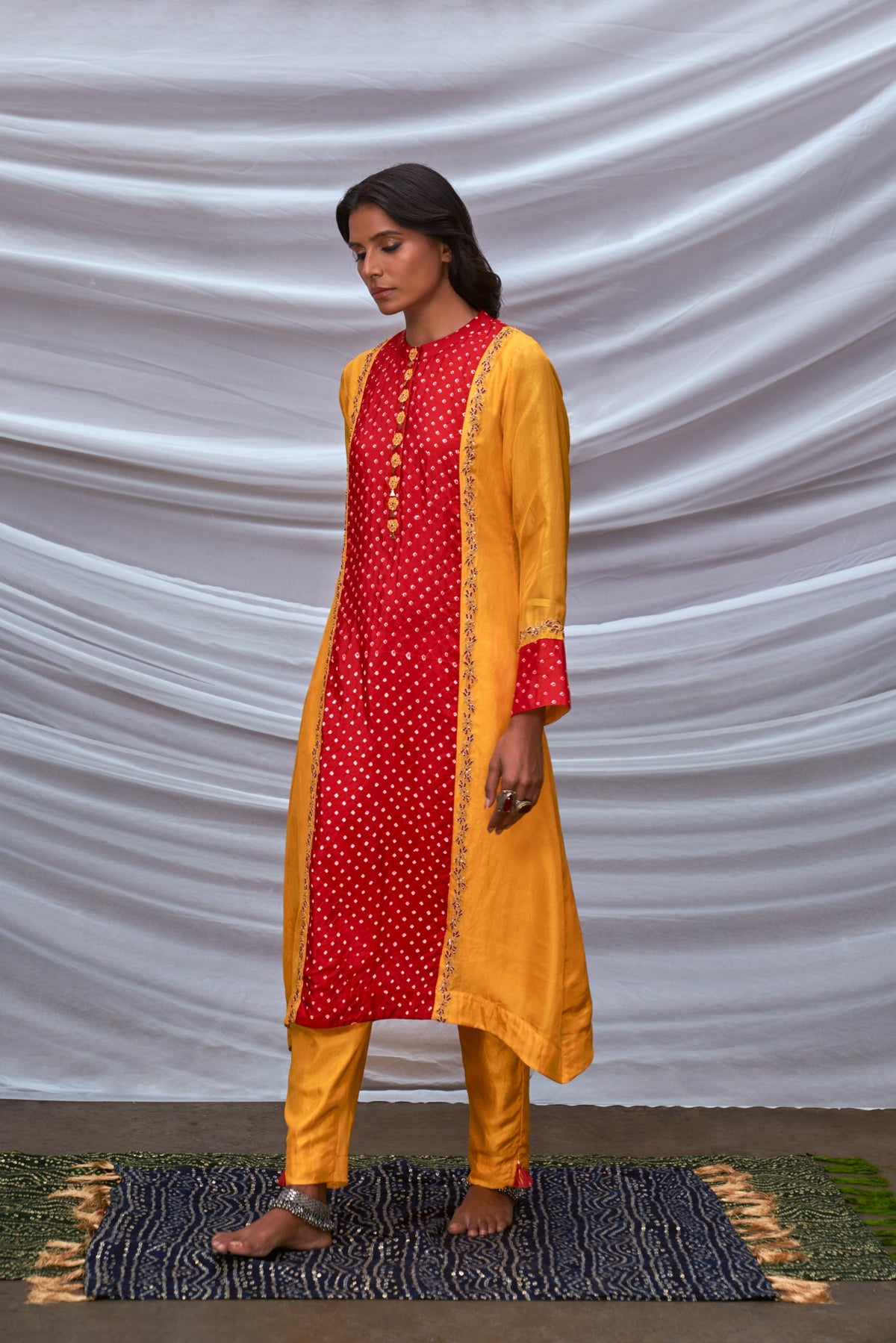 Tie & Dye Bandhani Panelled Kurta Set With Zari Work