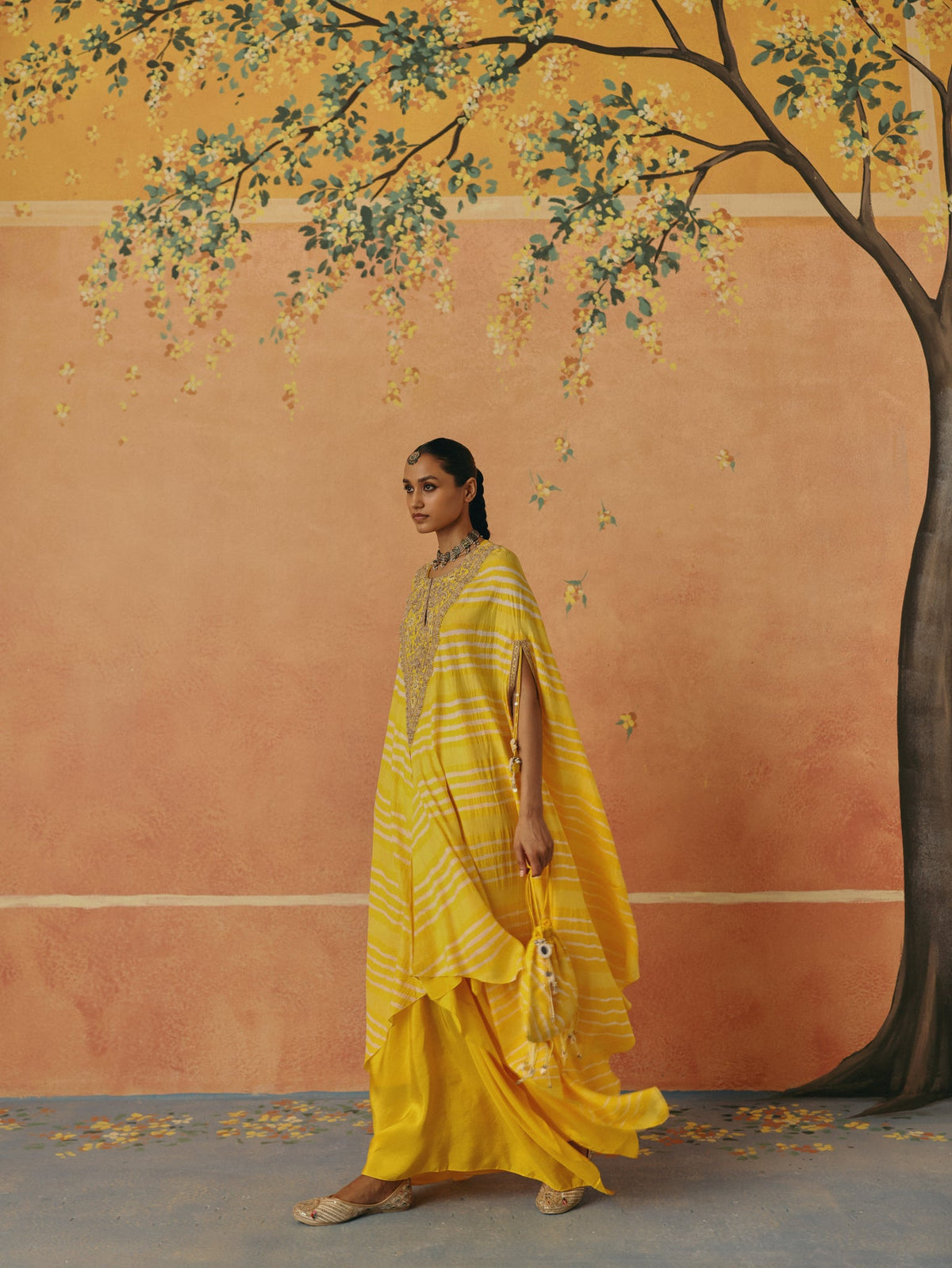 Peela Leheriya Cape Set