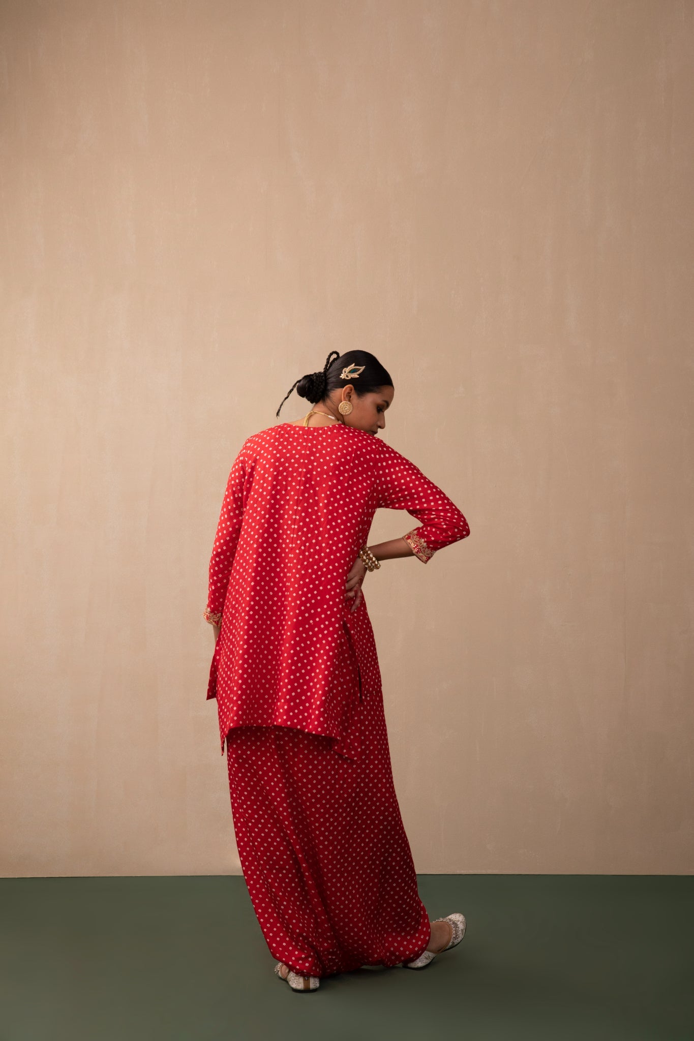 bandhni short kurta with drape trouser
