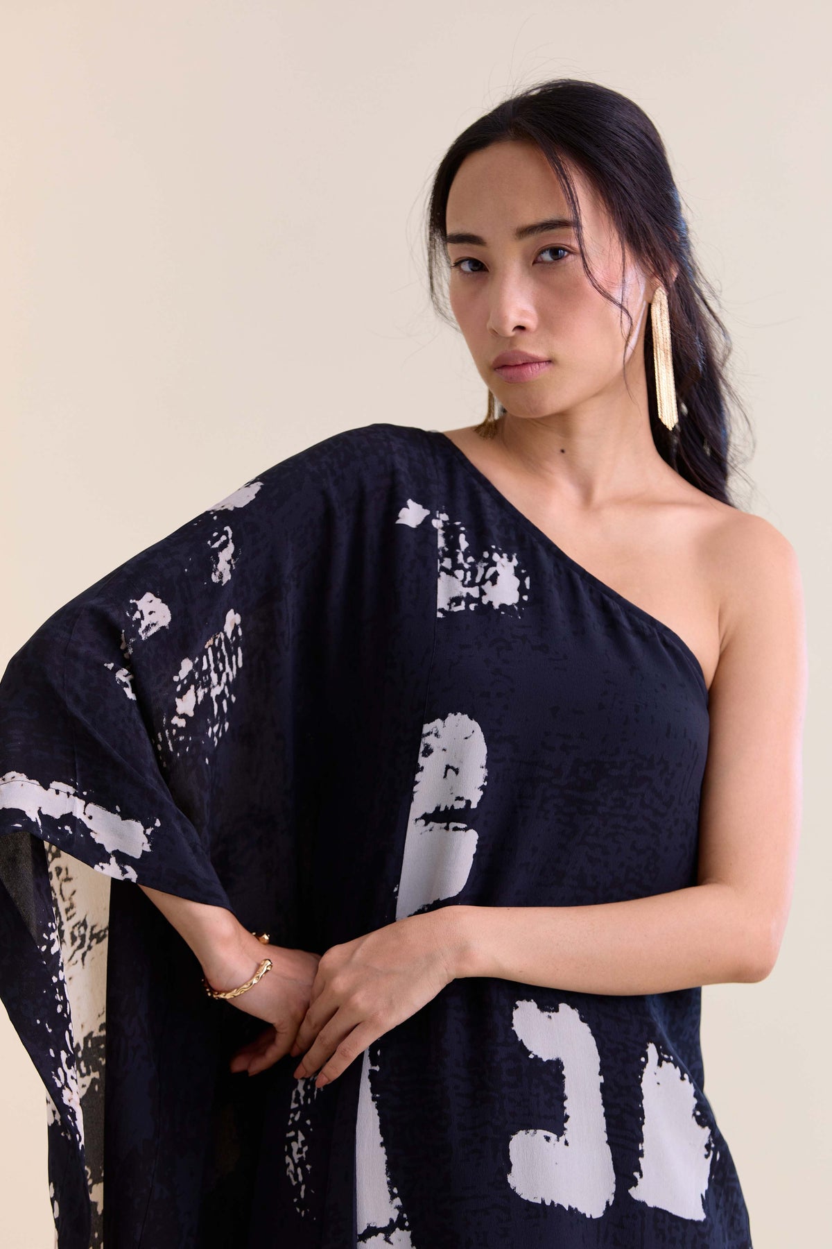 English One Shoulder Mind Dress