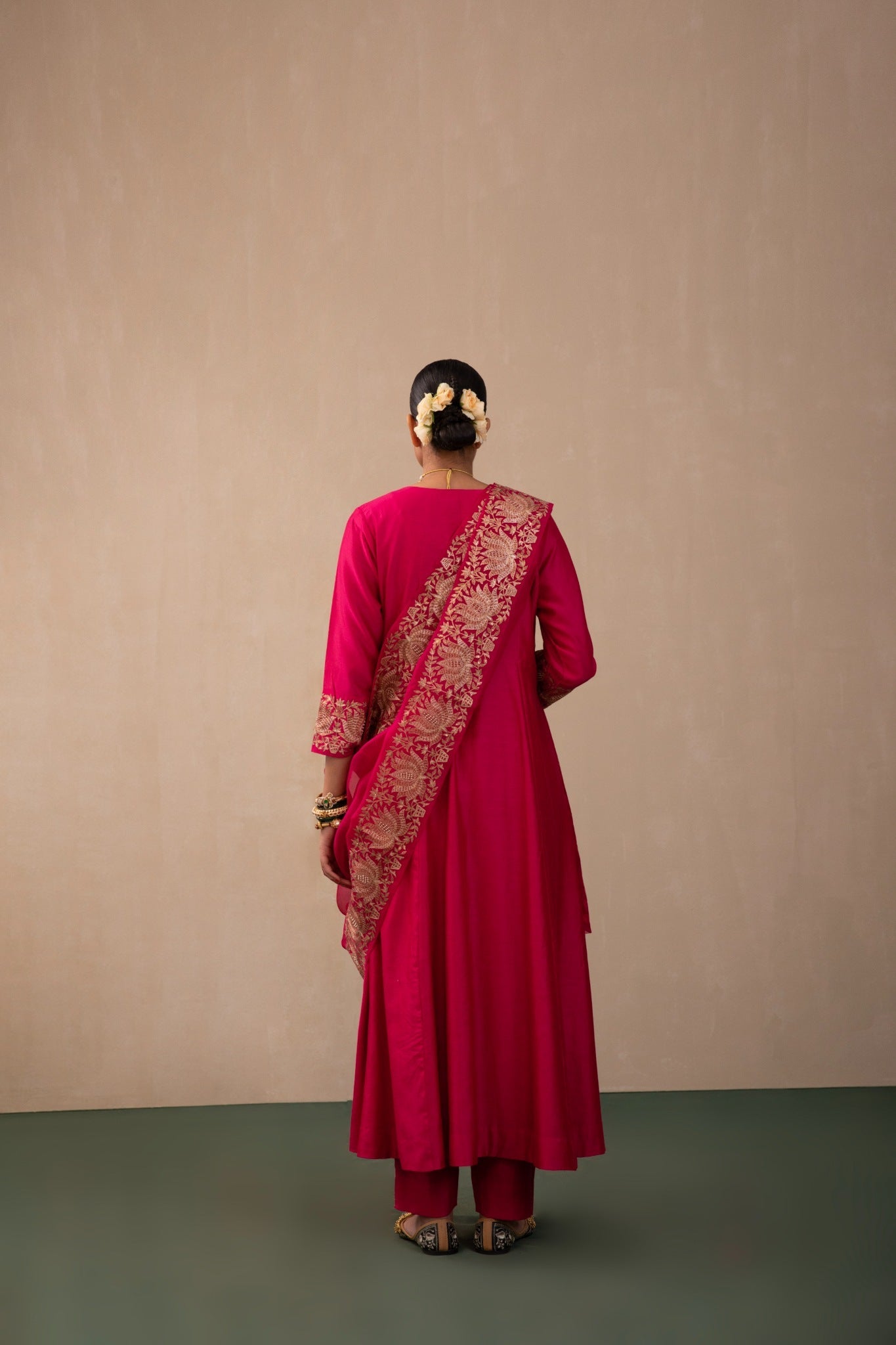 lotus mughal anarkali