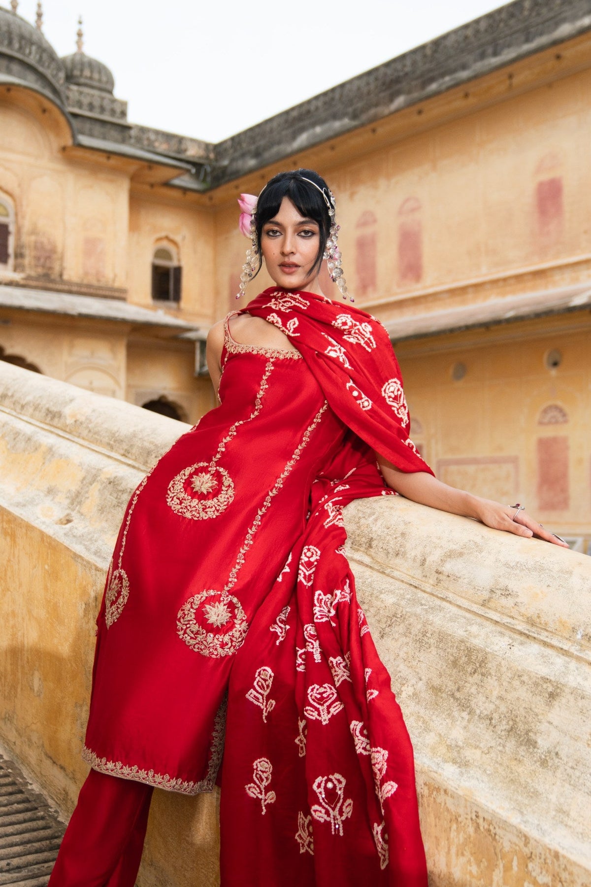 Strappy gulaab aur kamal suit