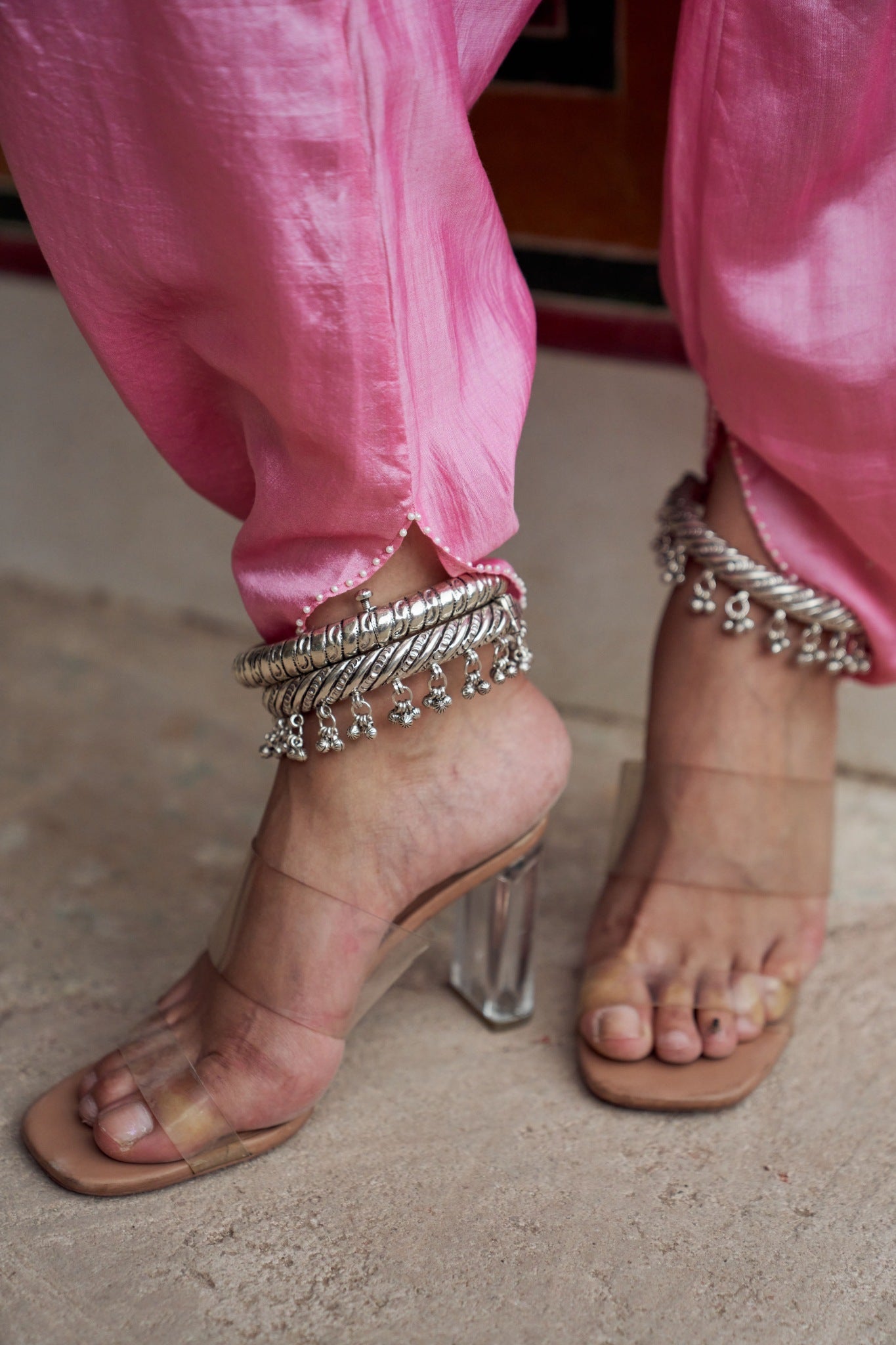 Gulabi suit