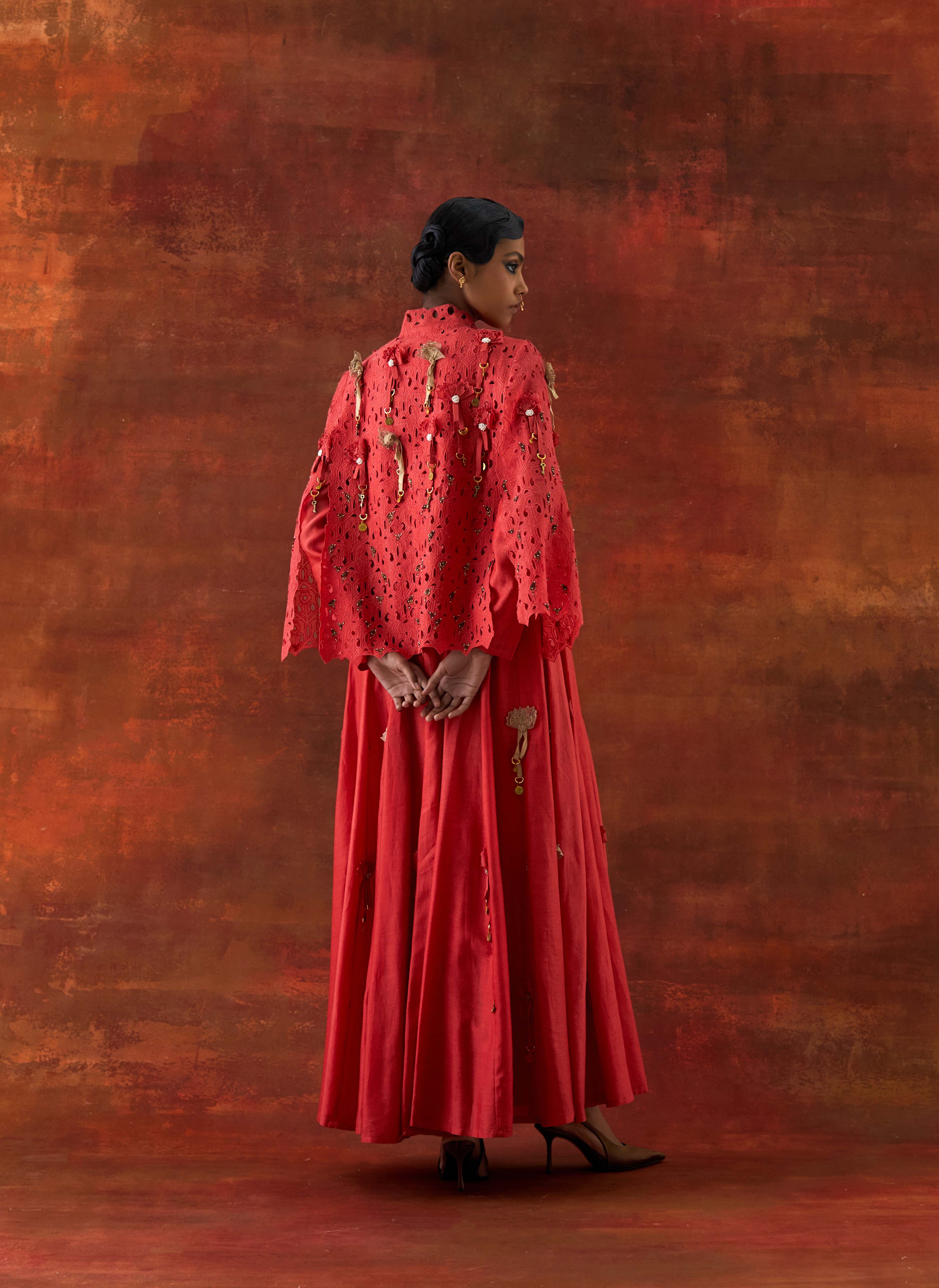 EMBROIDERED CUTWORK CAPE WITH 3D FLOWER KALIDAR - image 6