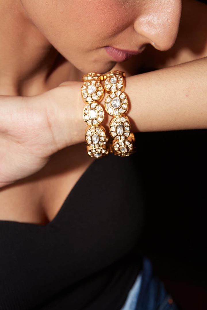 Vivinia By Vidhi Mehra Gold Plated Womens Kundan, Polki Pair of bangles VB027