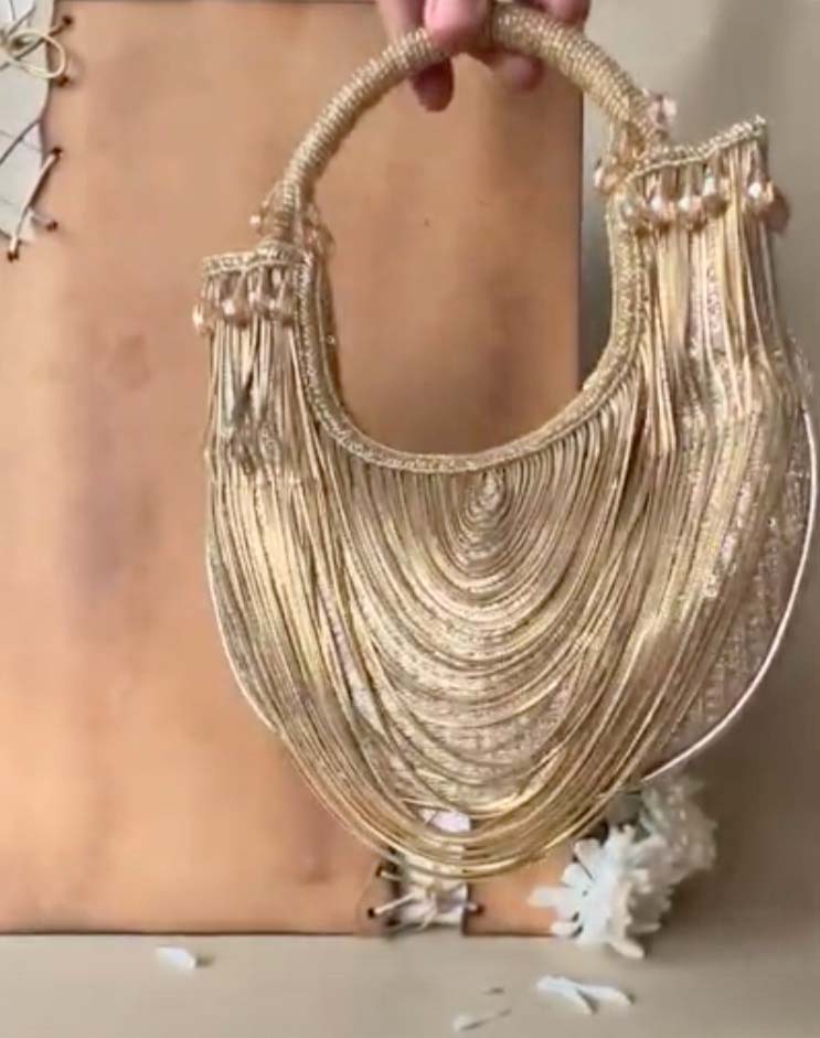 Hinted Gold Sailor