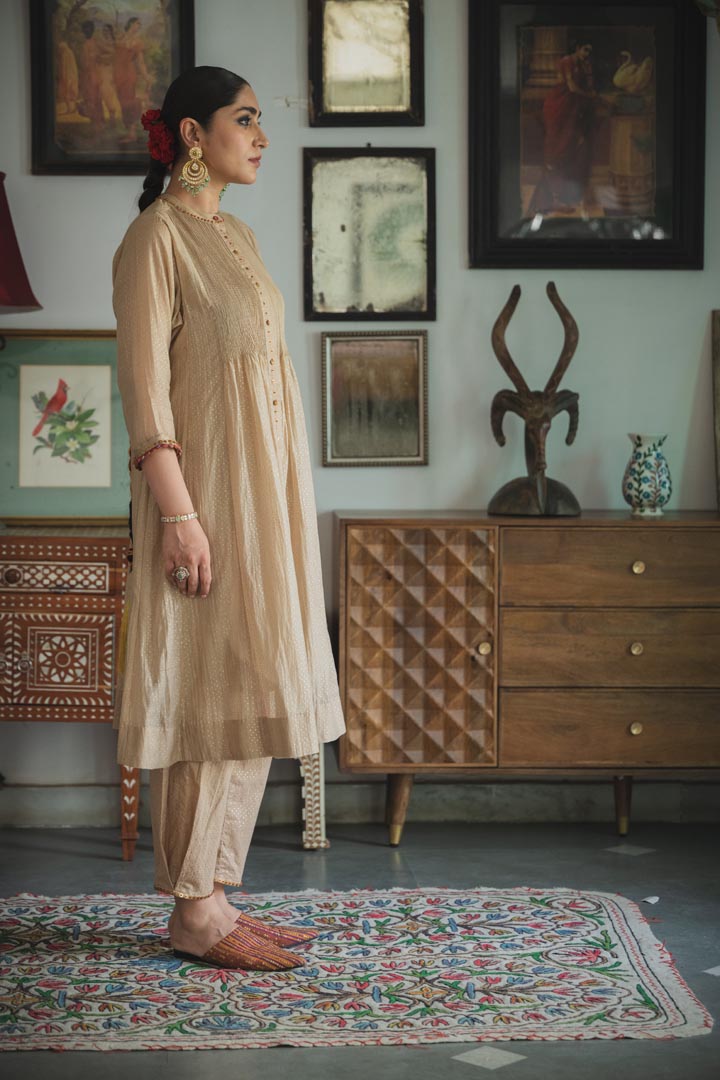 Image of HUSNAH KURTA