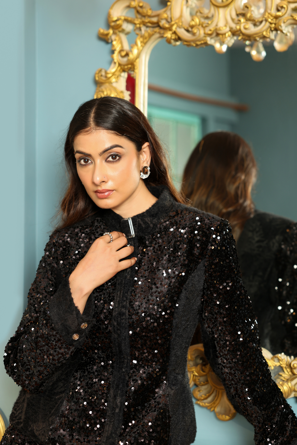 Elegant Black Shimmer Silk Jacket for Luxury Evening Wear