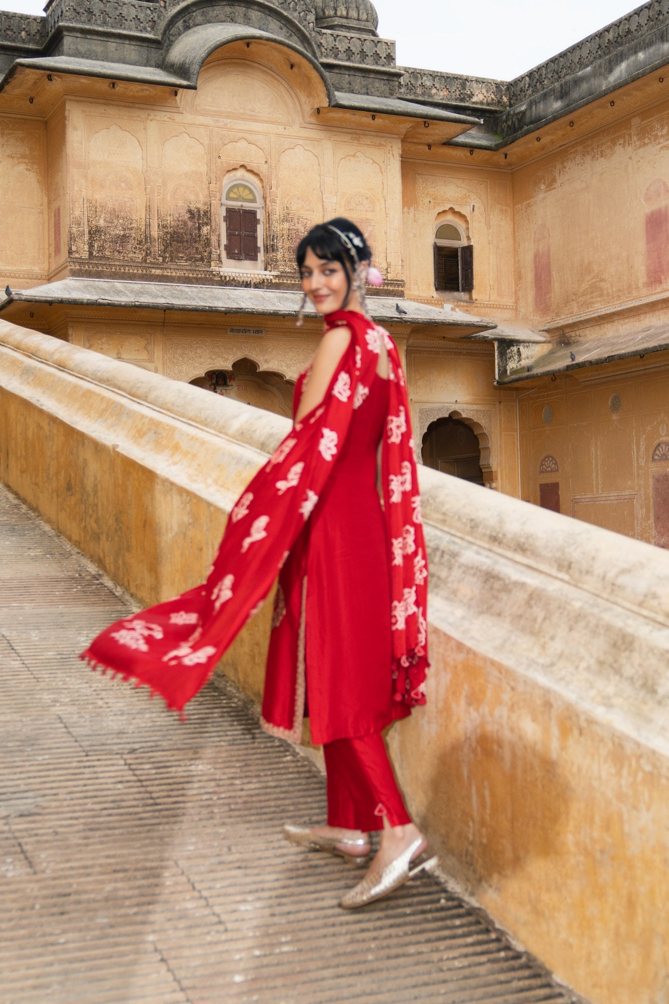 Strappy gulaab aur kamal suit